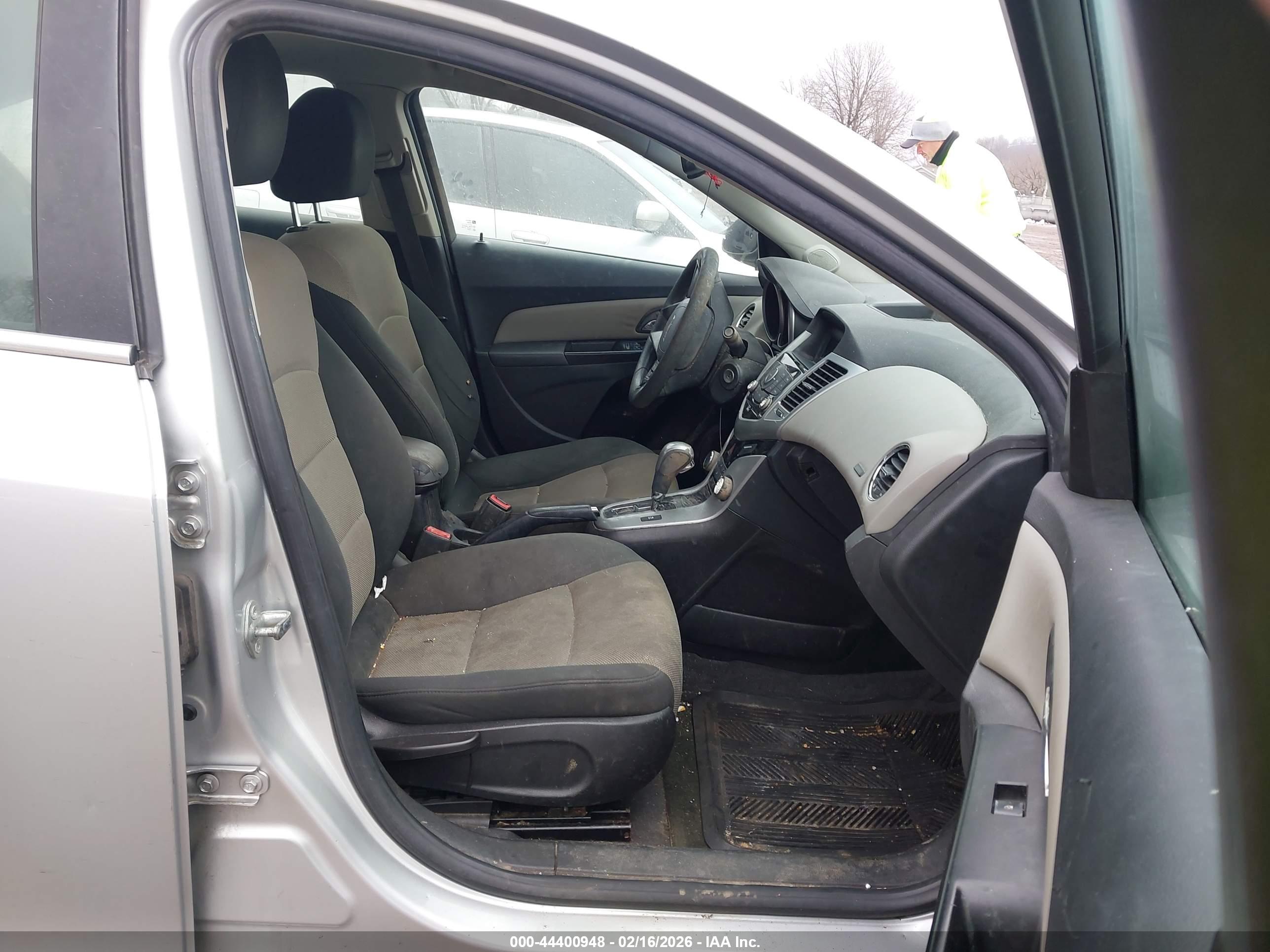 CHEVROLET CRUZE image 5