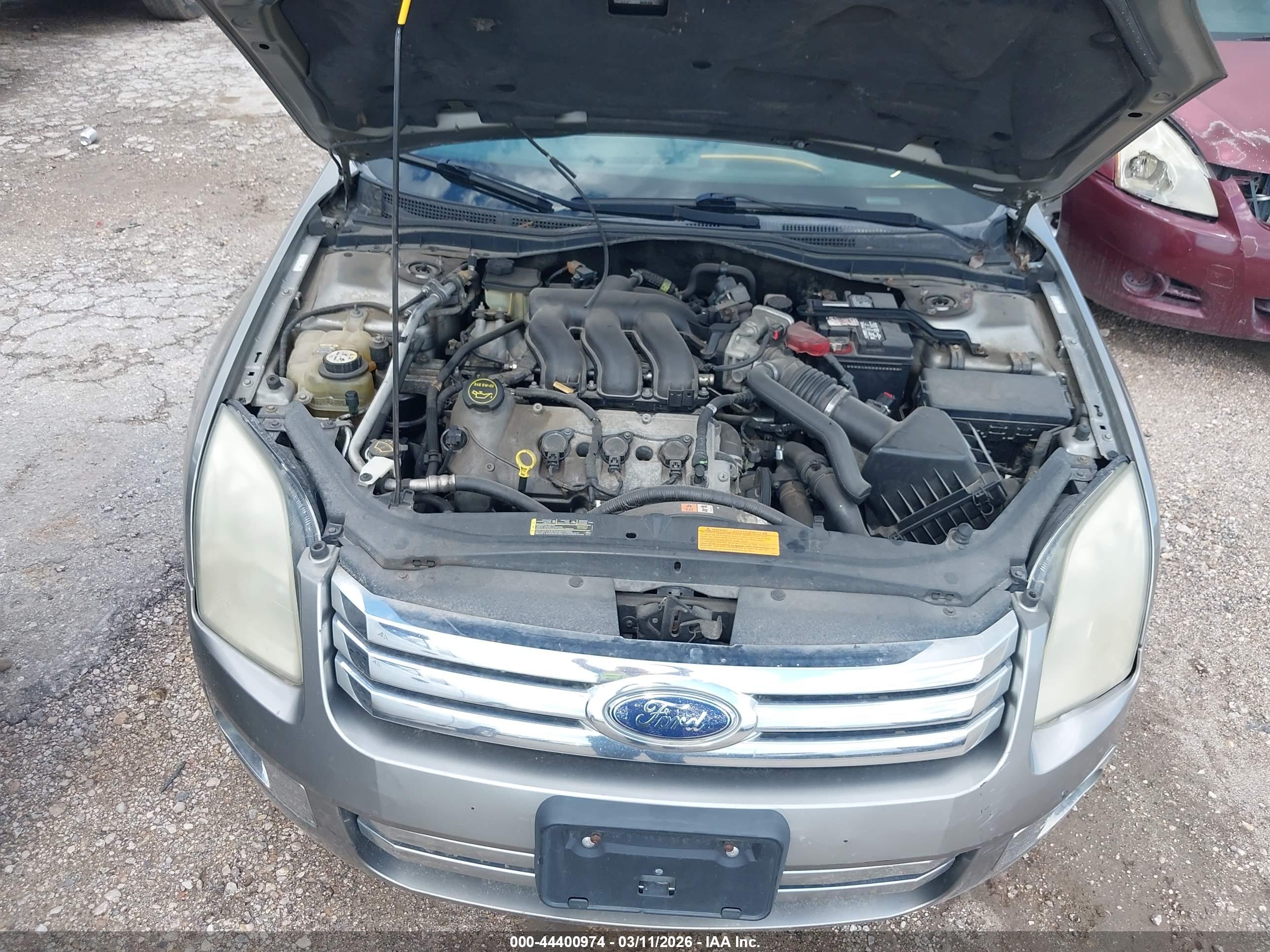FORD FUSION image 10