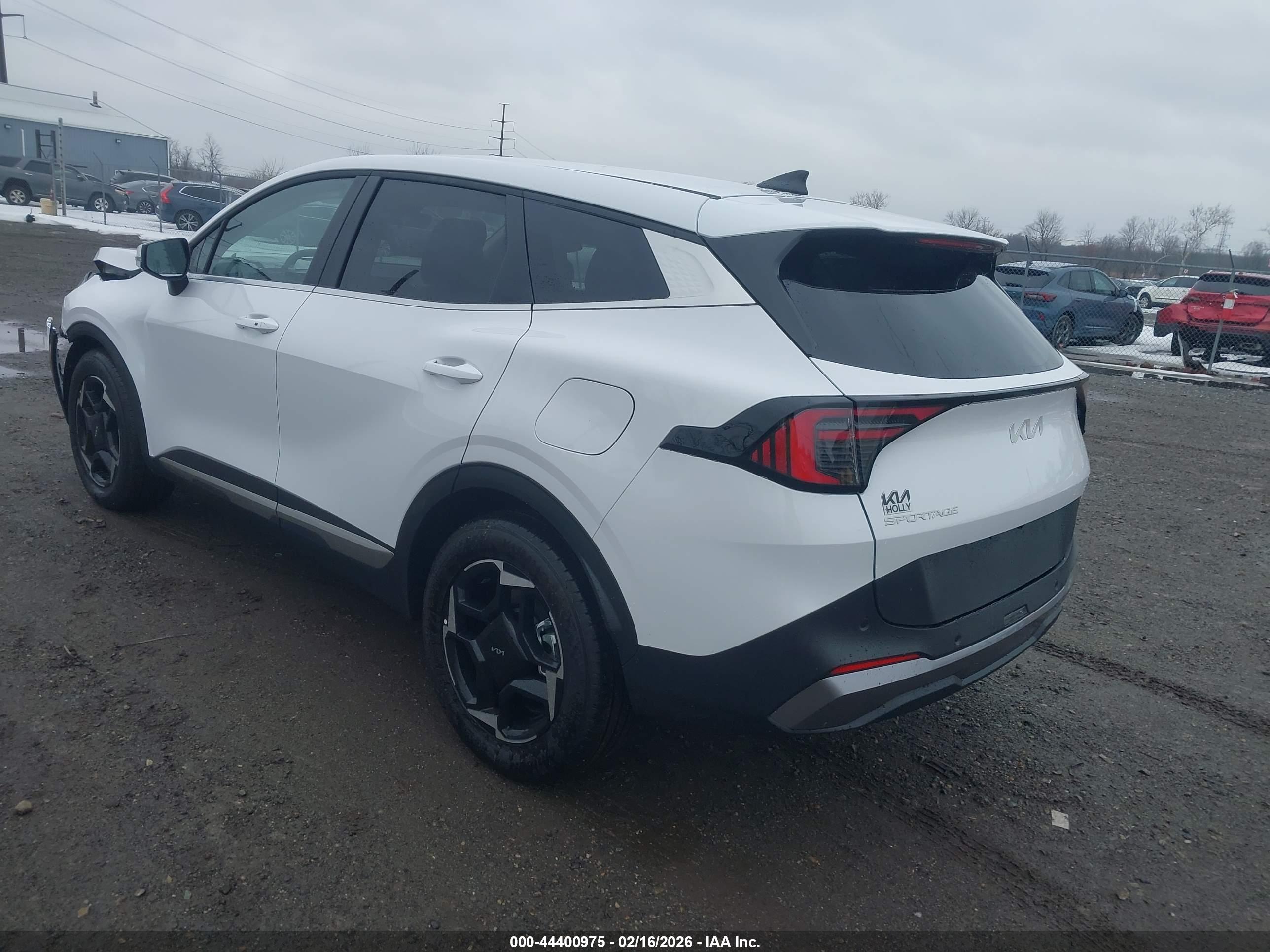 KIA SPORTAGE image 3