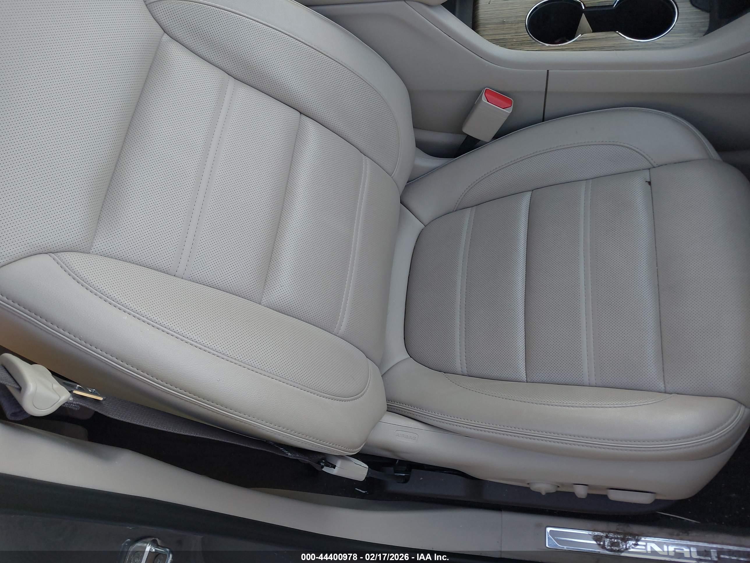 GMC ACADIA image 8