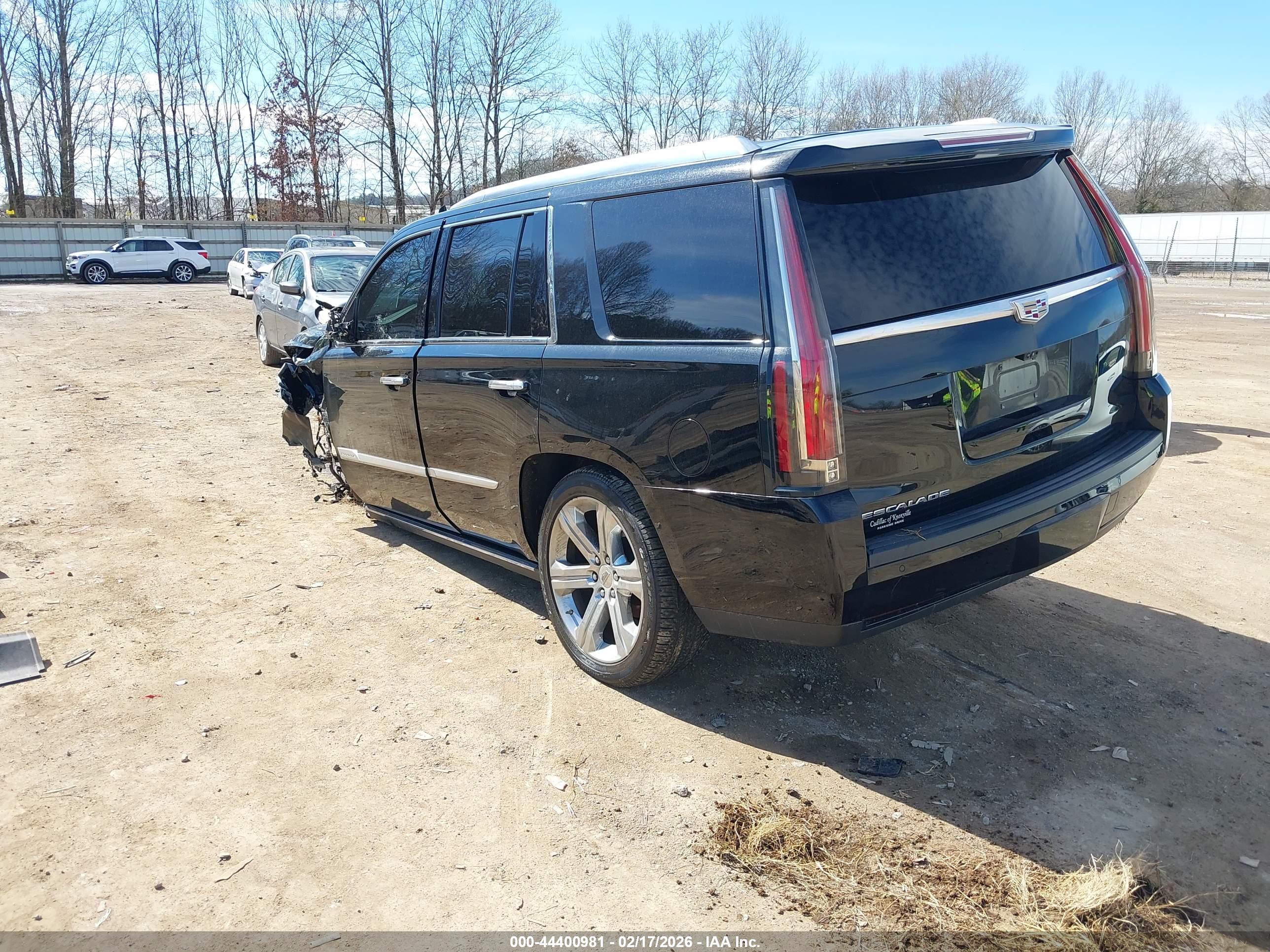 CADILLAC ESCALADE image 3