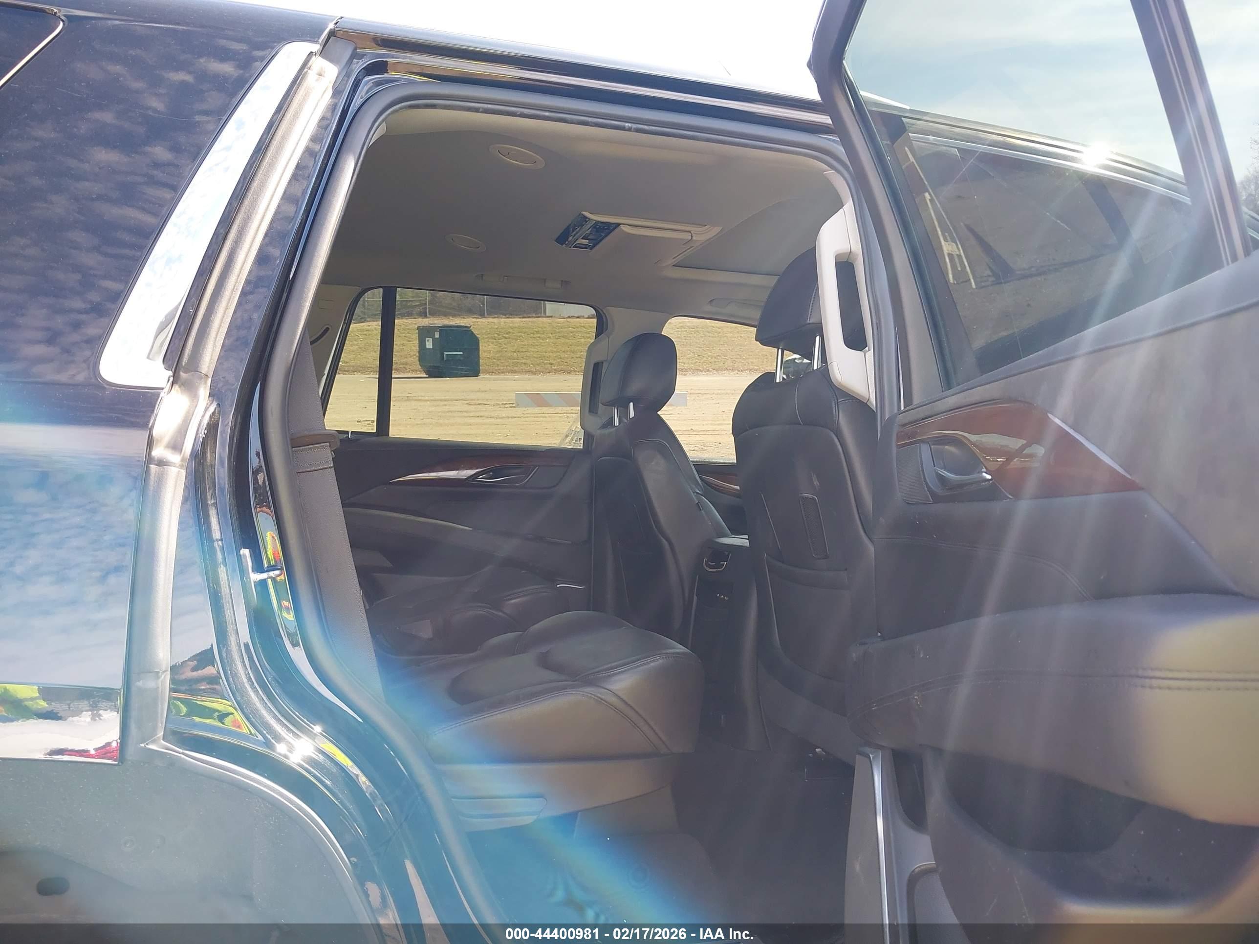 CADILLAC ESCALADE image 8