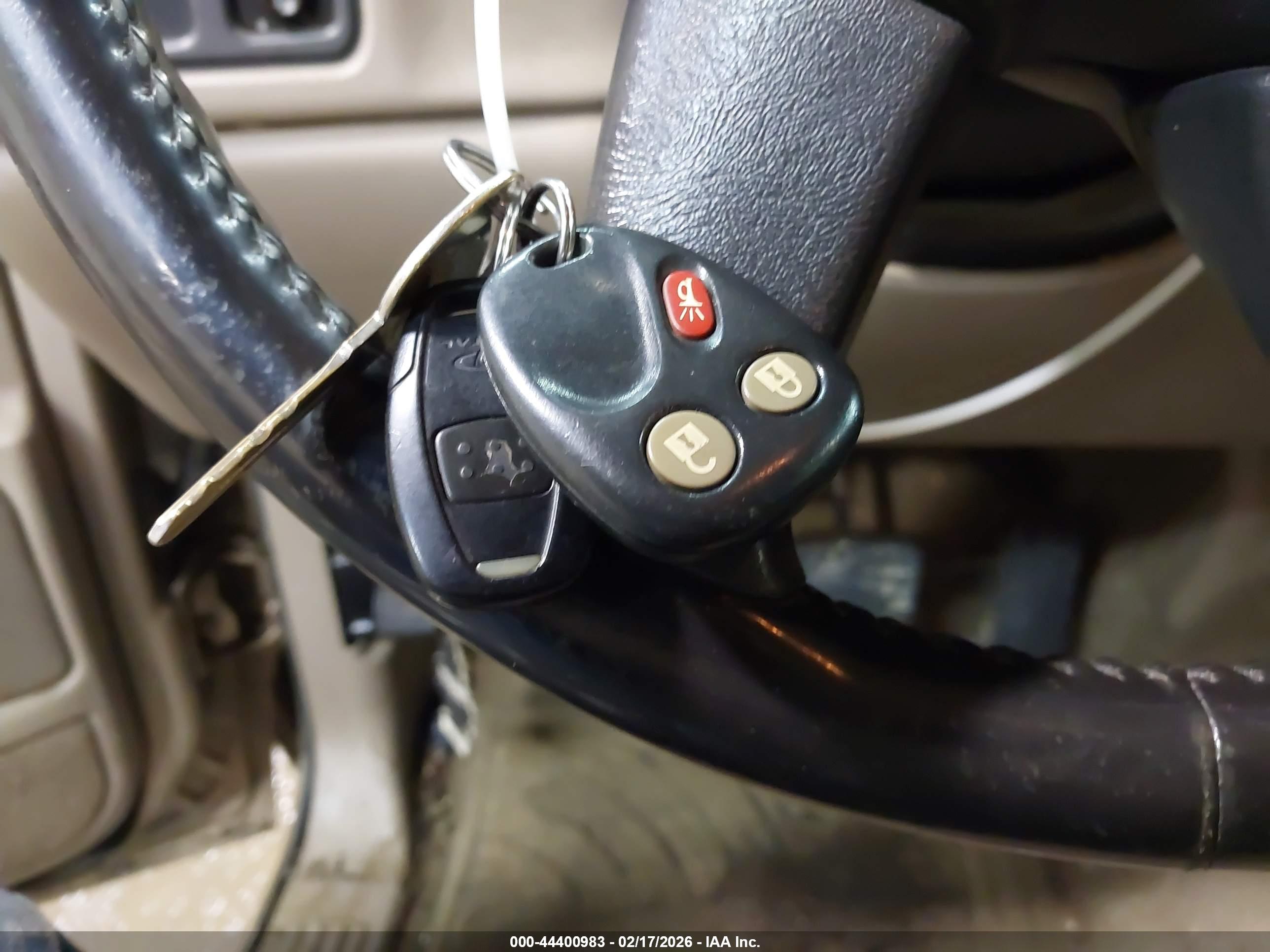 GMC SIERRA image 11