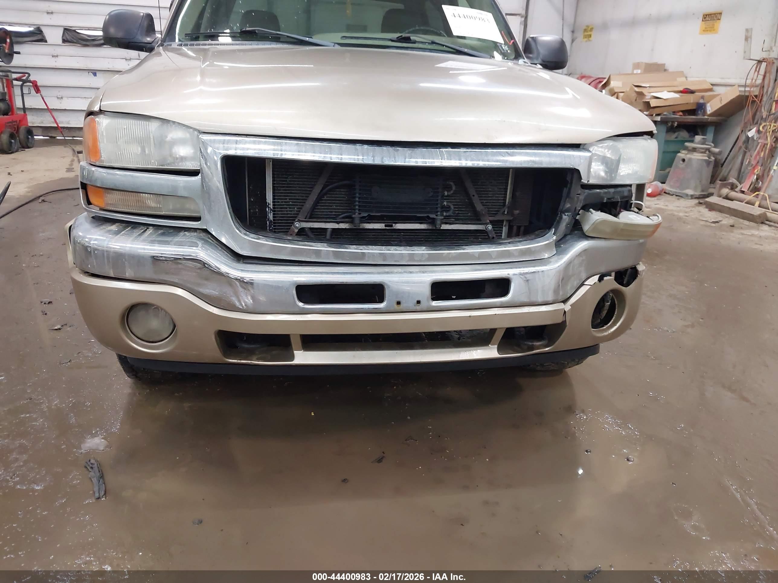GMC SIERRA image 6