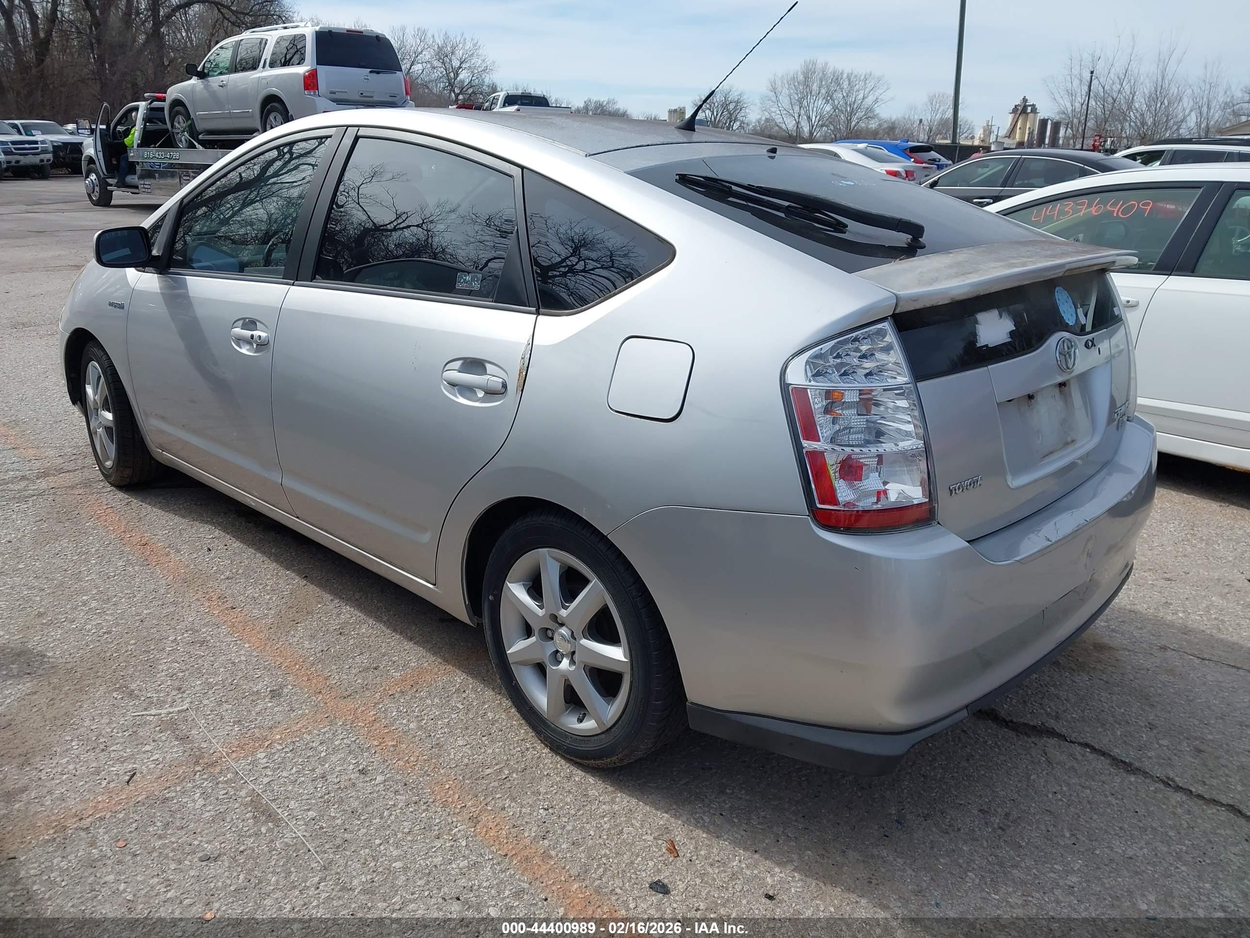 TOYOTA PRIUS image 3