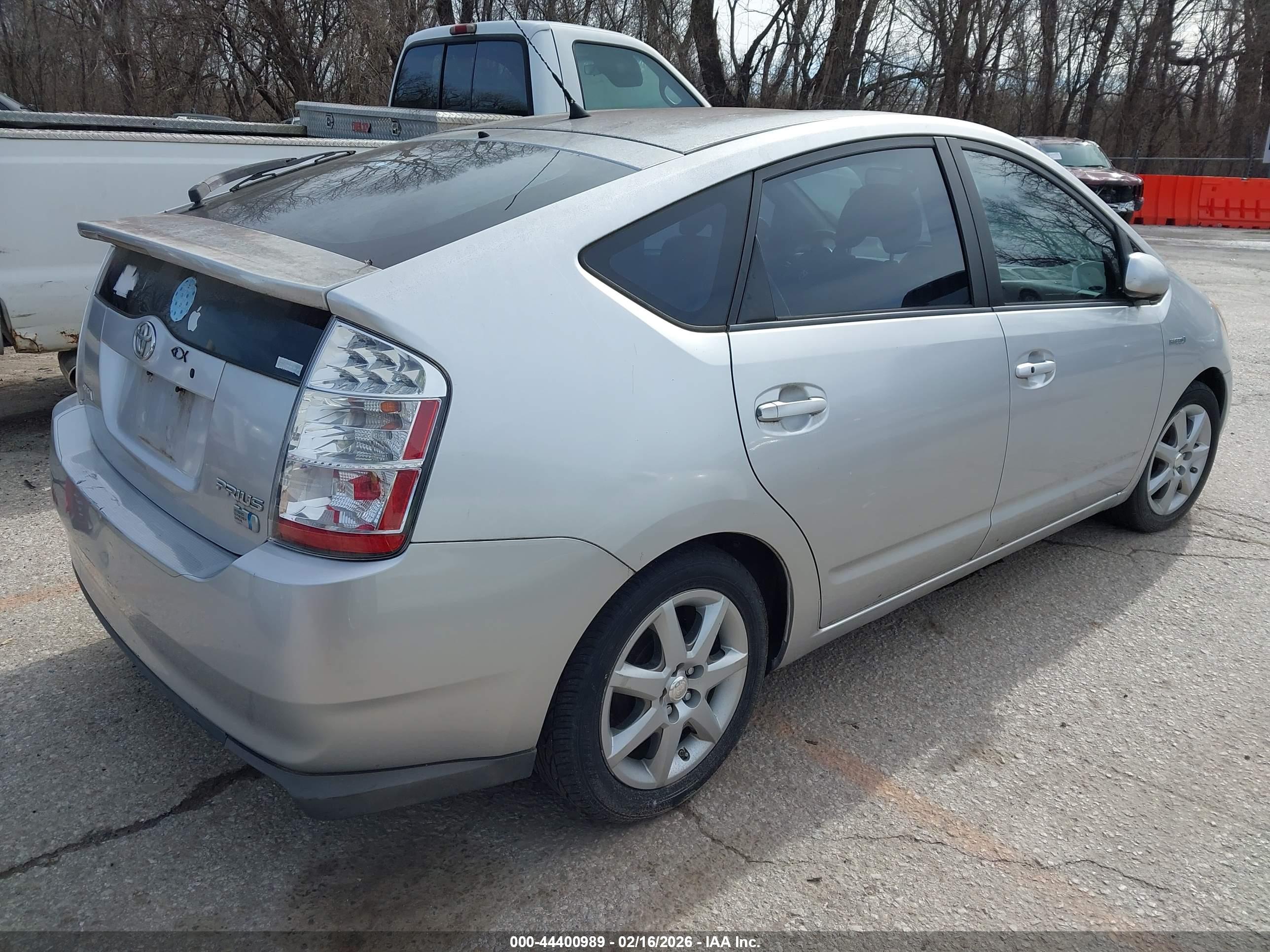 TOYOTA PRIUS image 4