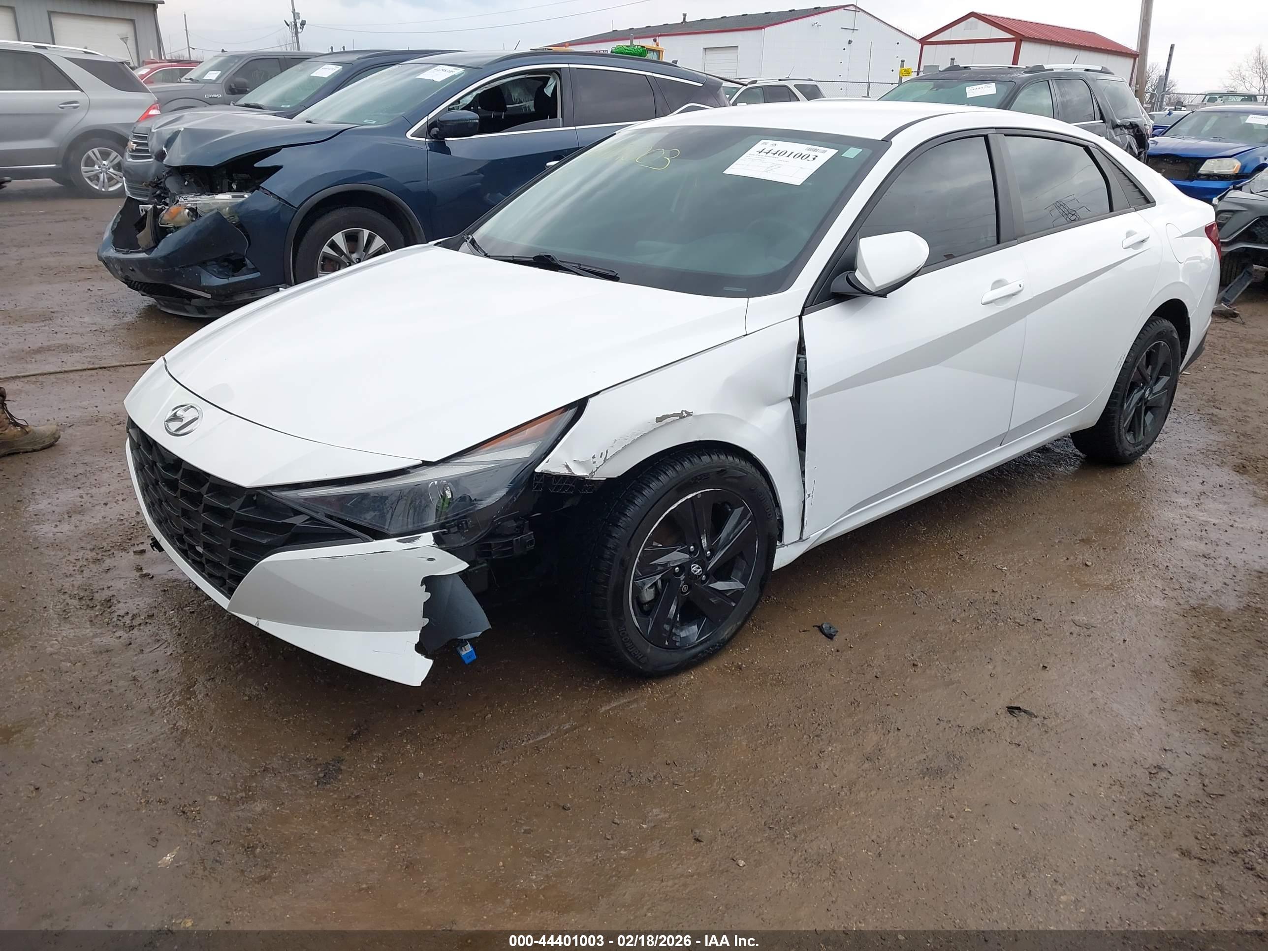 HYUNDAI ELANTRA image 2