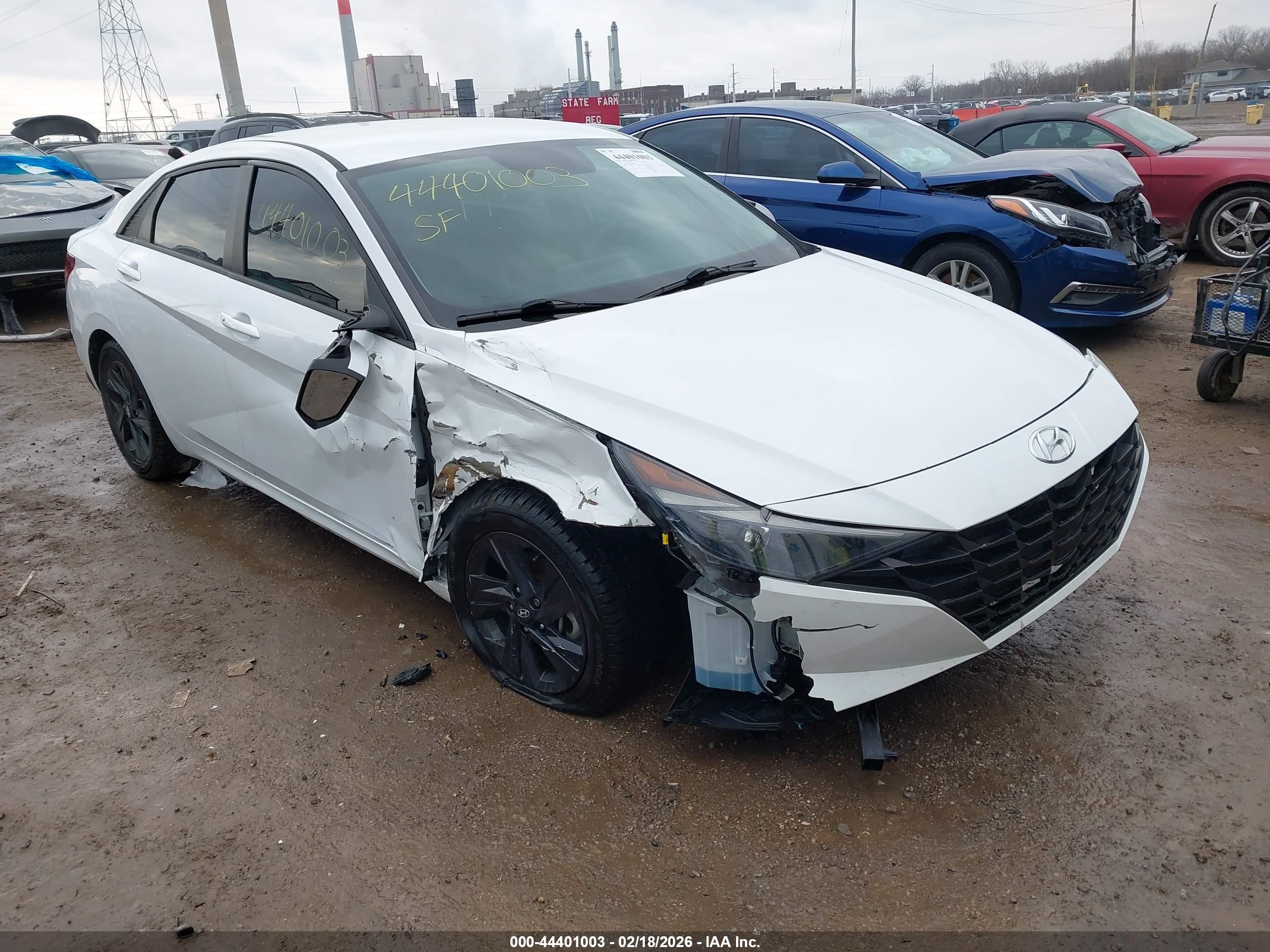 HYUNDAI ELANTRA image 6