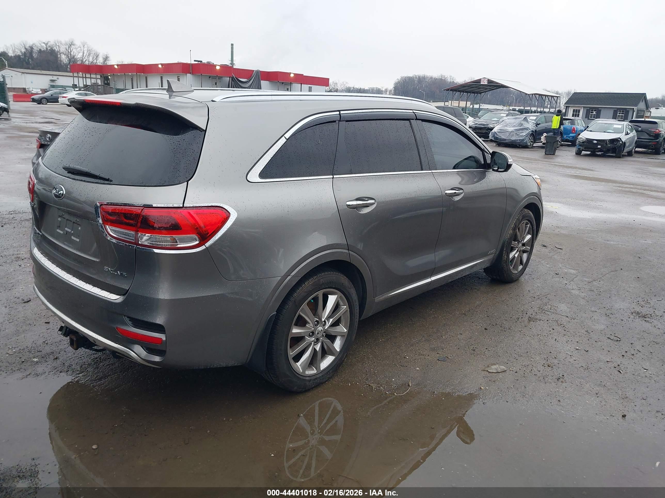 KIA SORENTO image 4