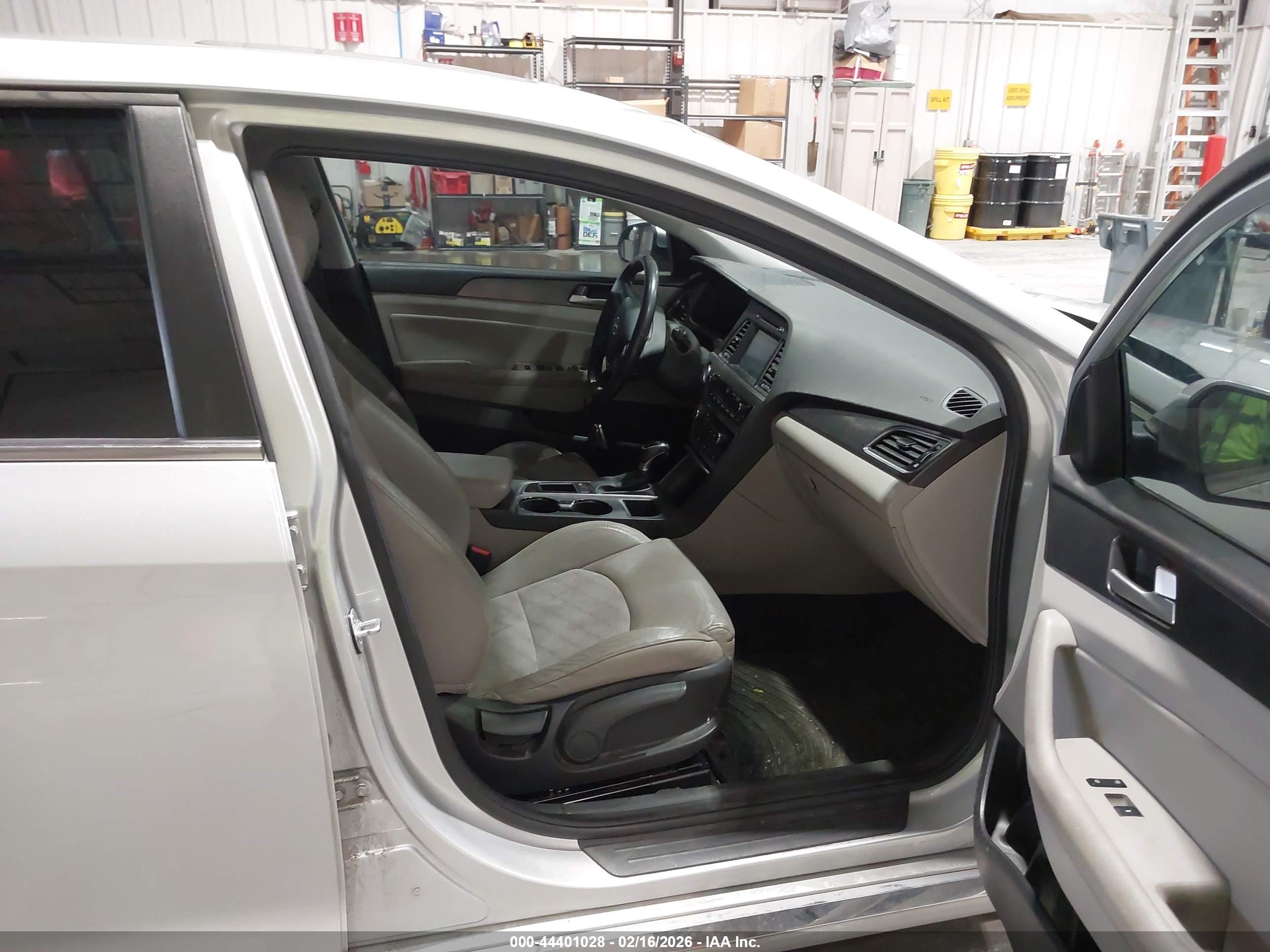 HYUNDAI SONATA image 5