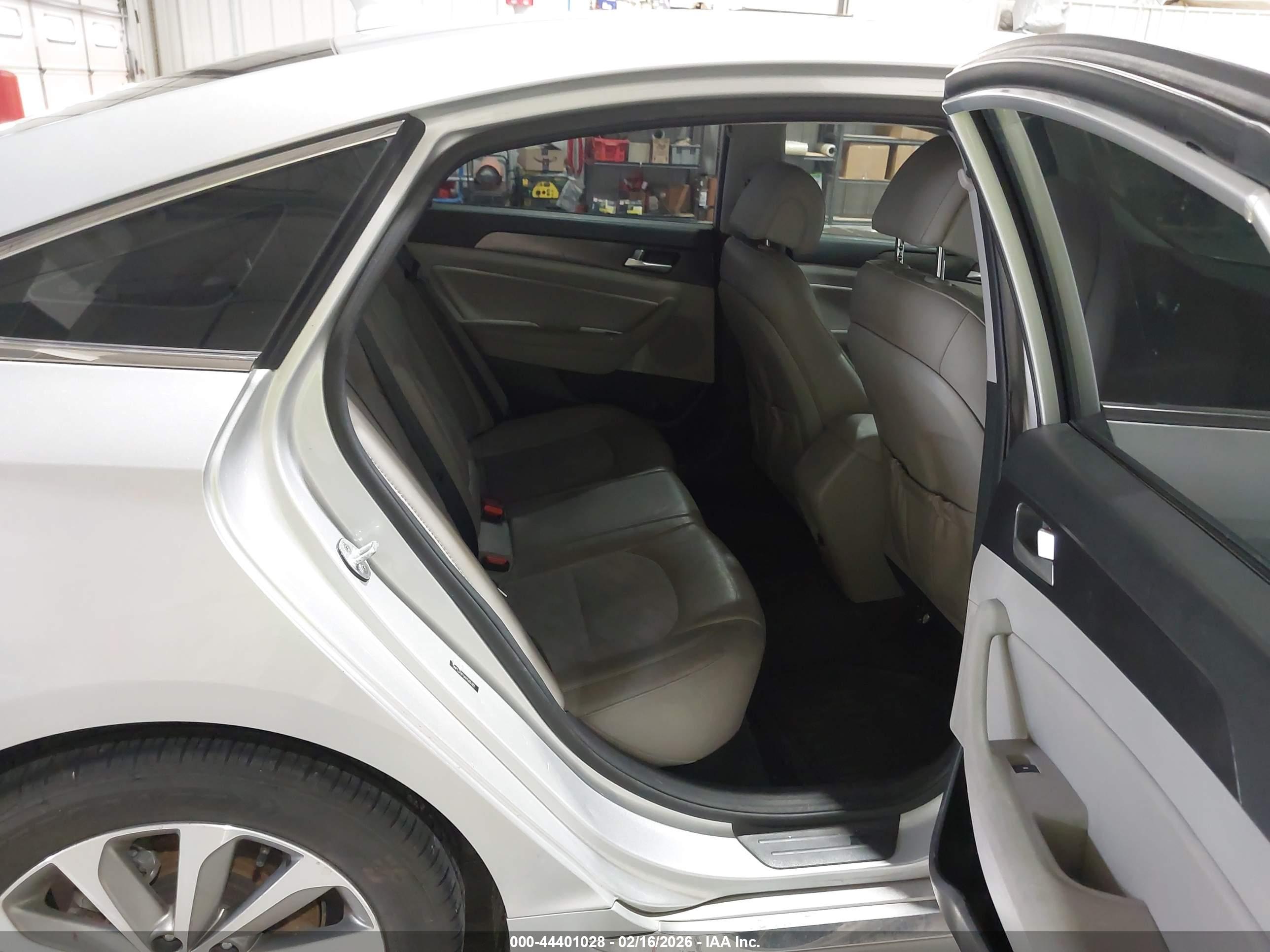 HYUNDAI SONATA image 8