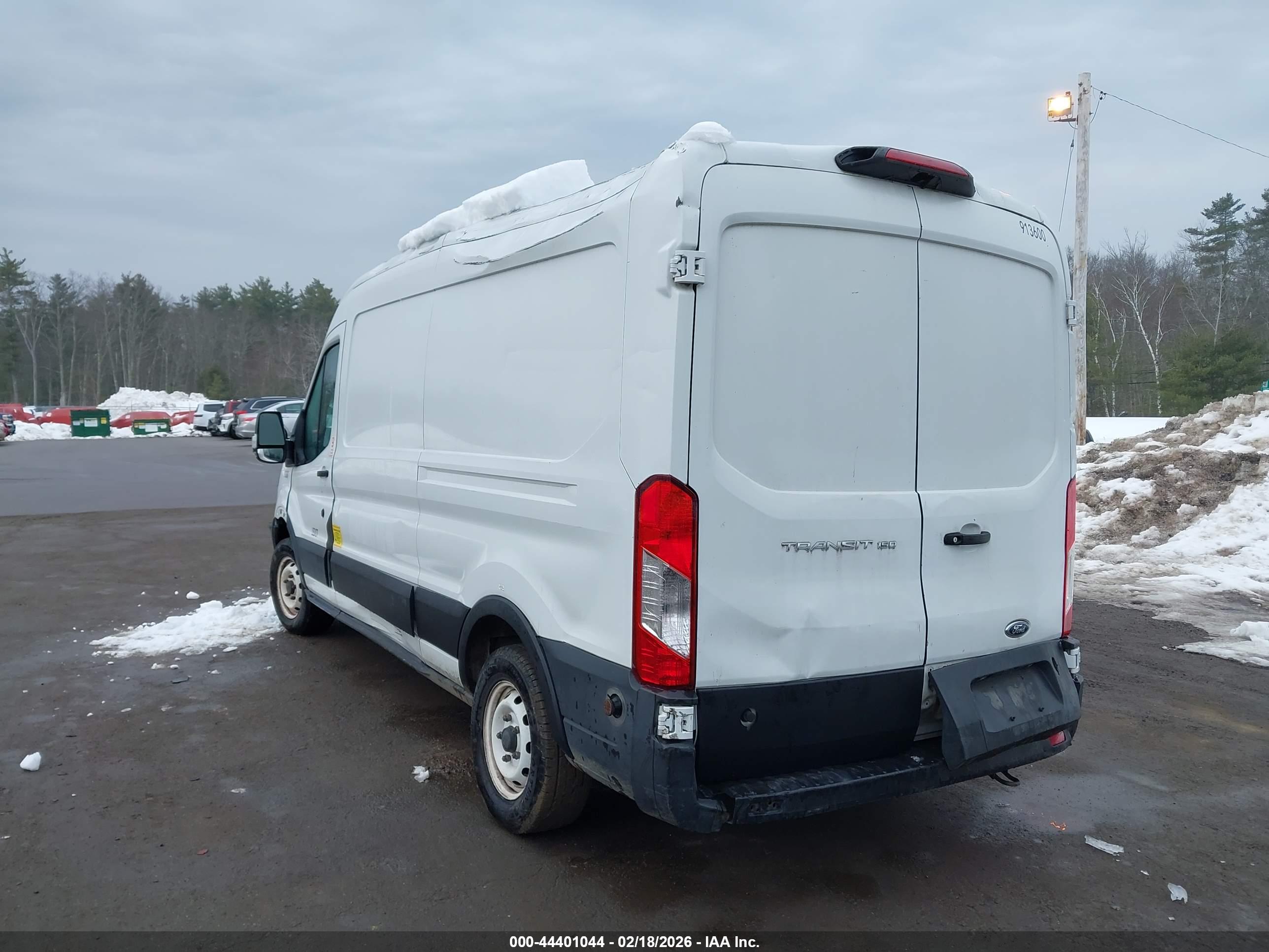 FORD TRANSIT-150 image 3