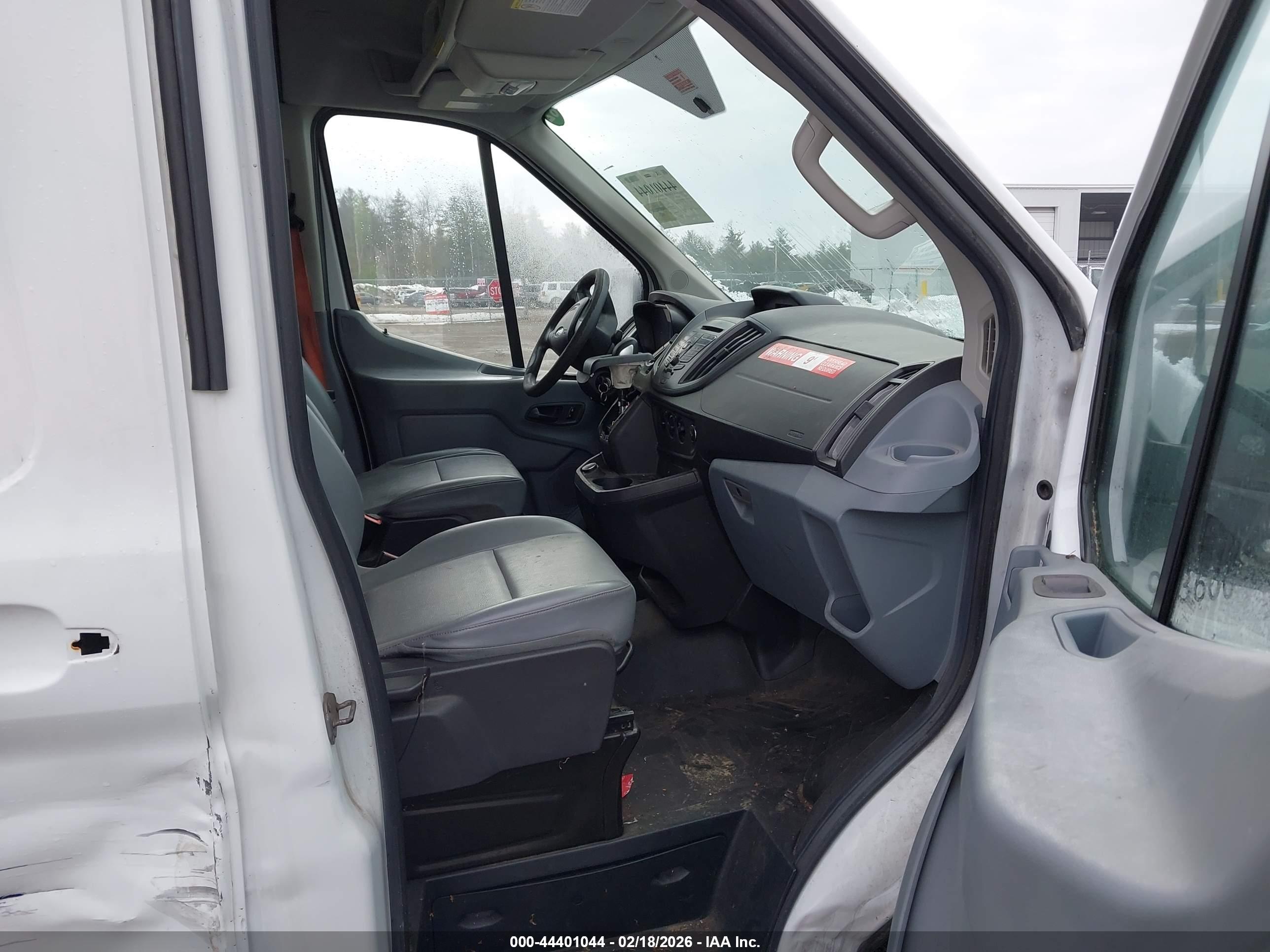 FORD TRANSIT-150 image 5
