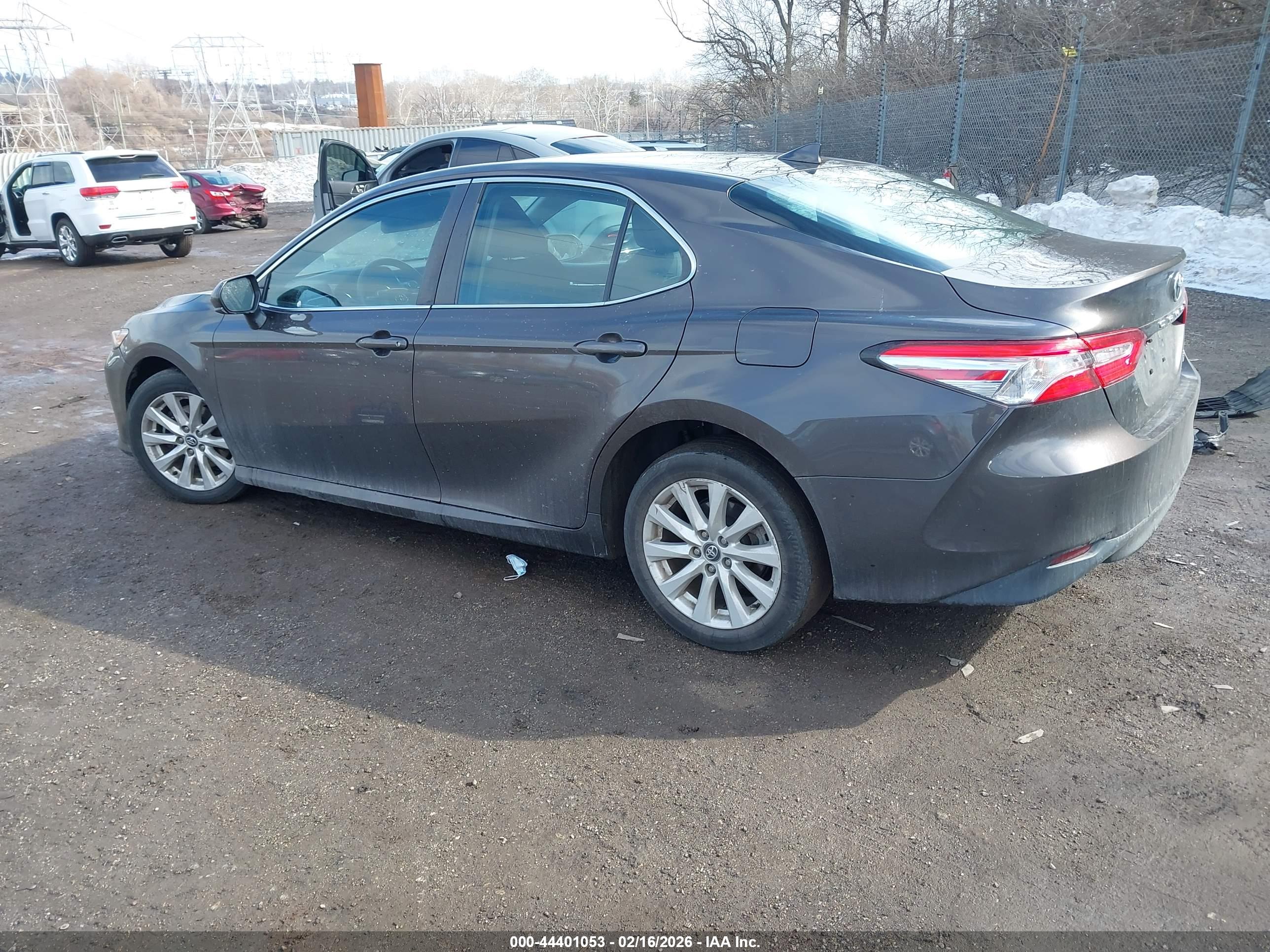 TOYOTA CAMRY image 3