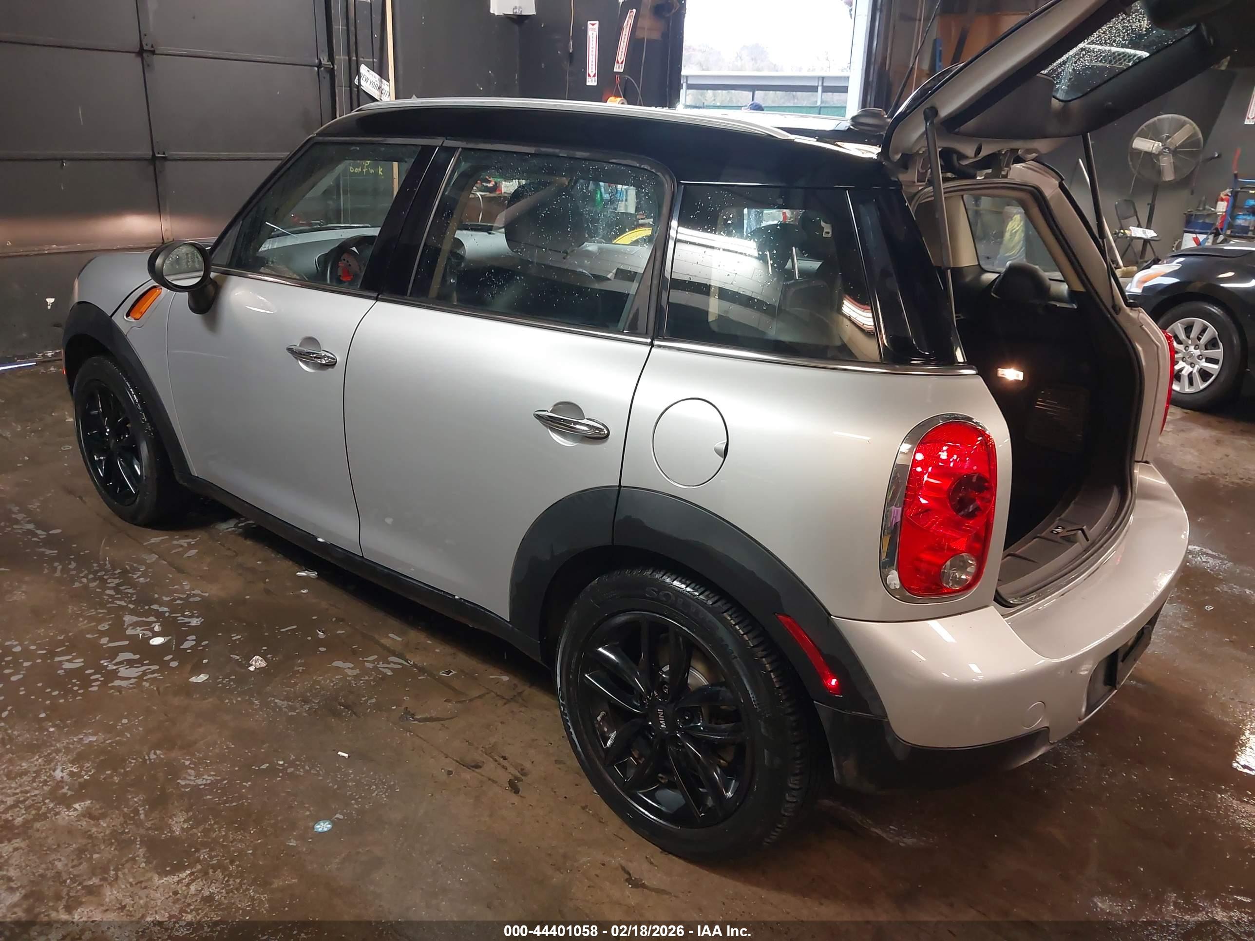 MINI COUNTRYMAN image 3