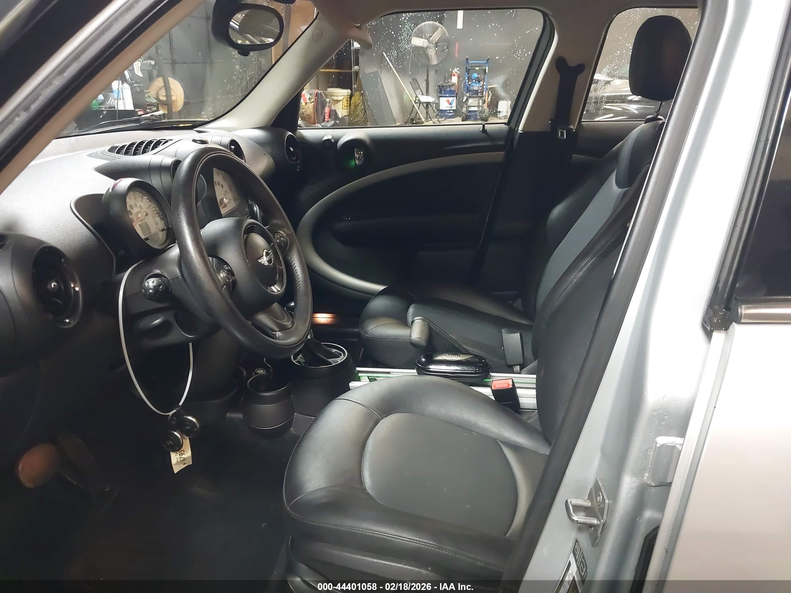 MINI COUNTRYMAN image 5