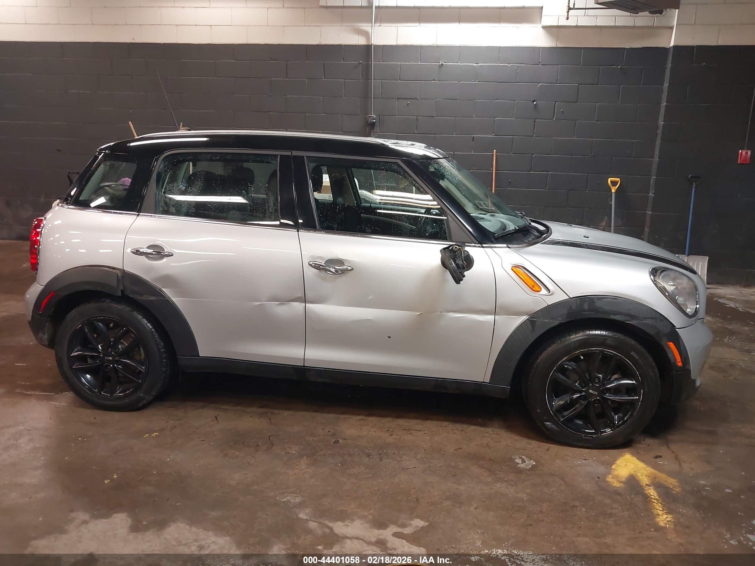 MINI COUNTRYMAN image 6