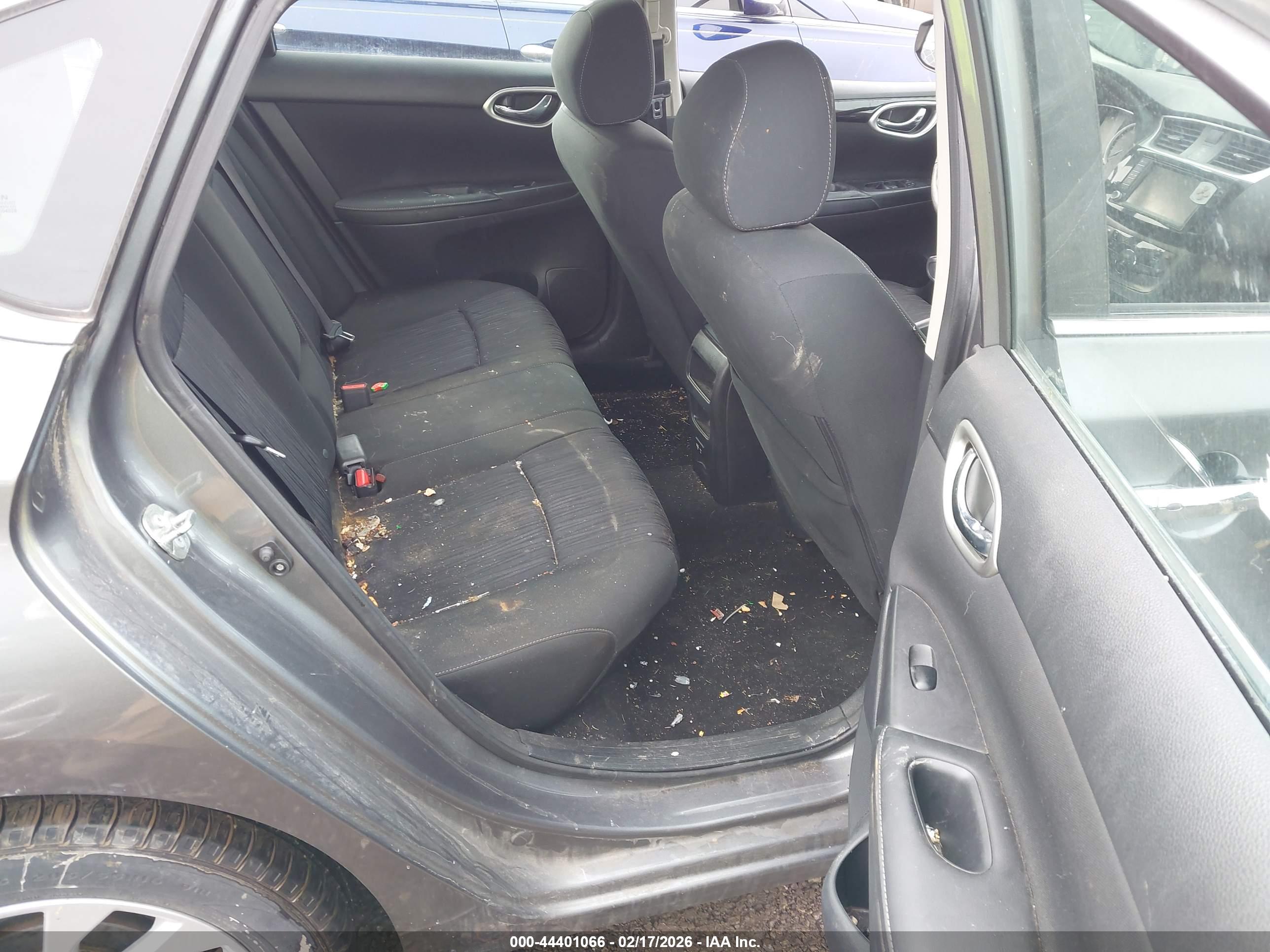 NISSAN SENTRA image 8
