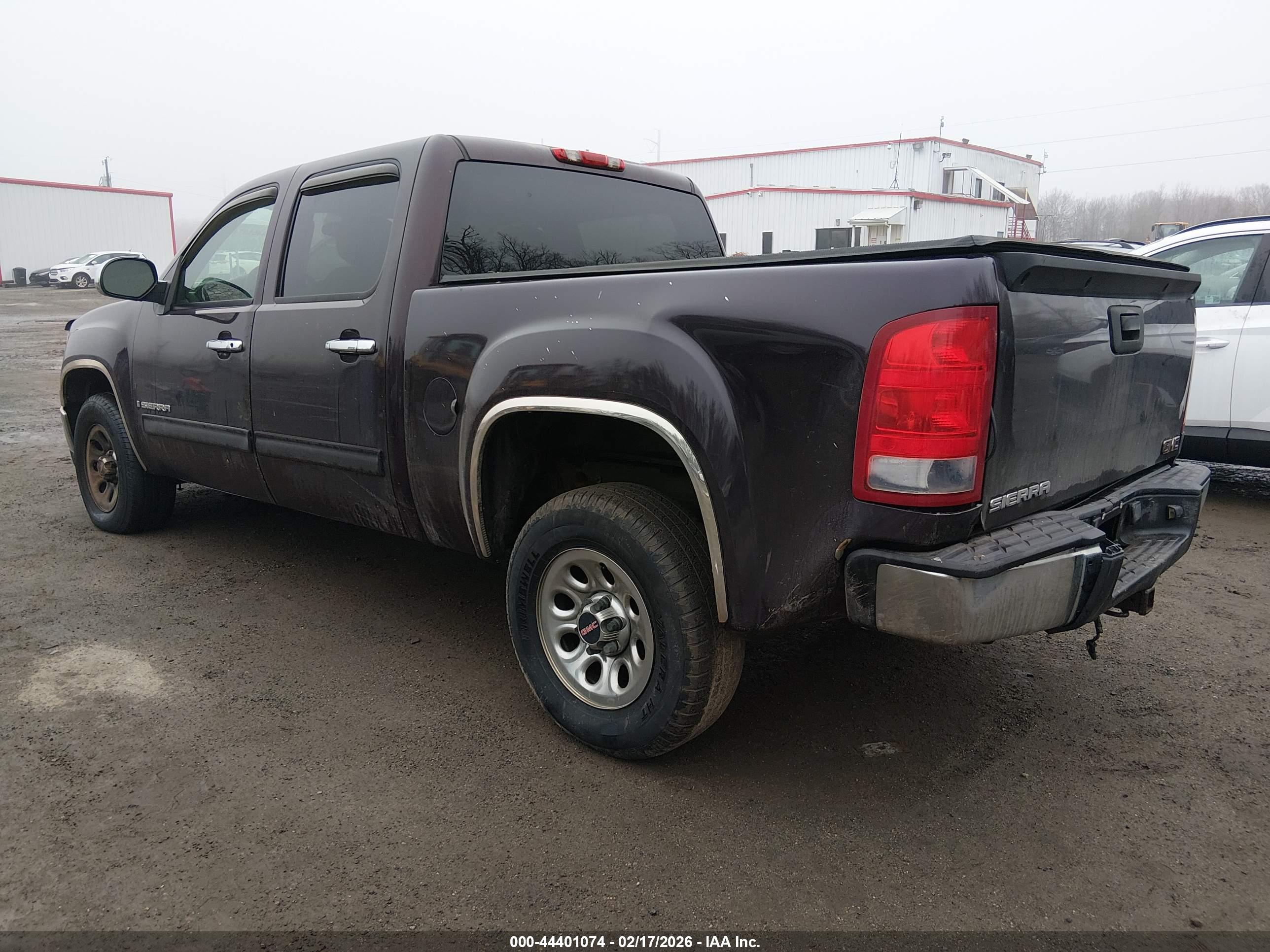 GMC SIERRA image 3