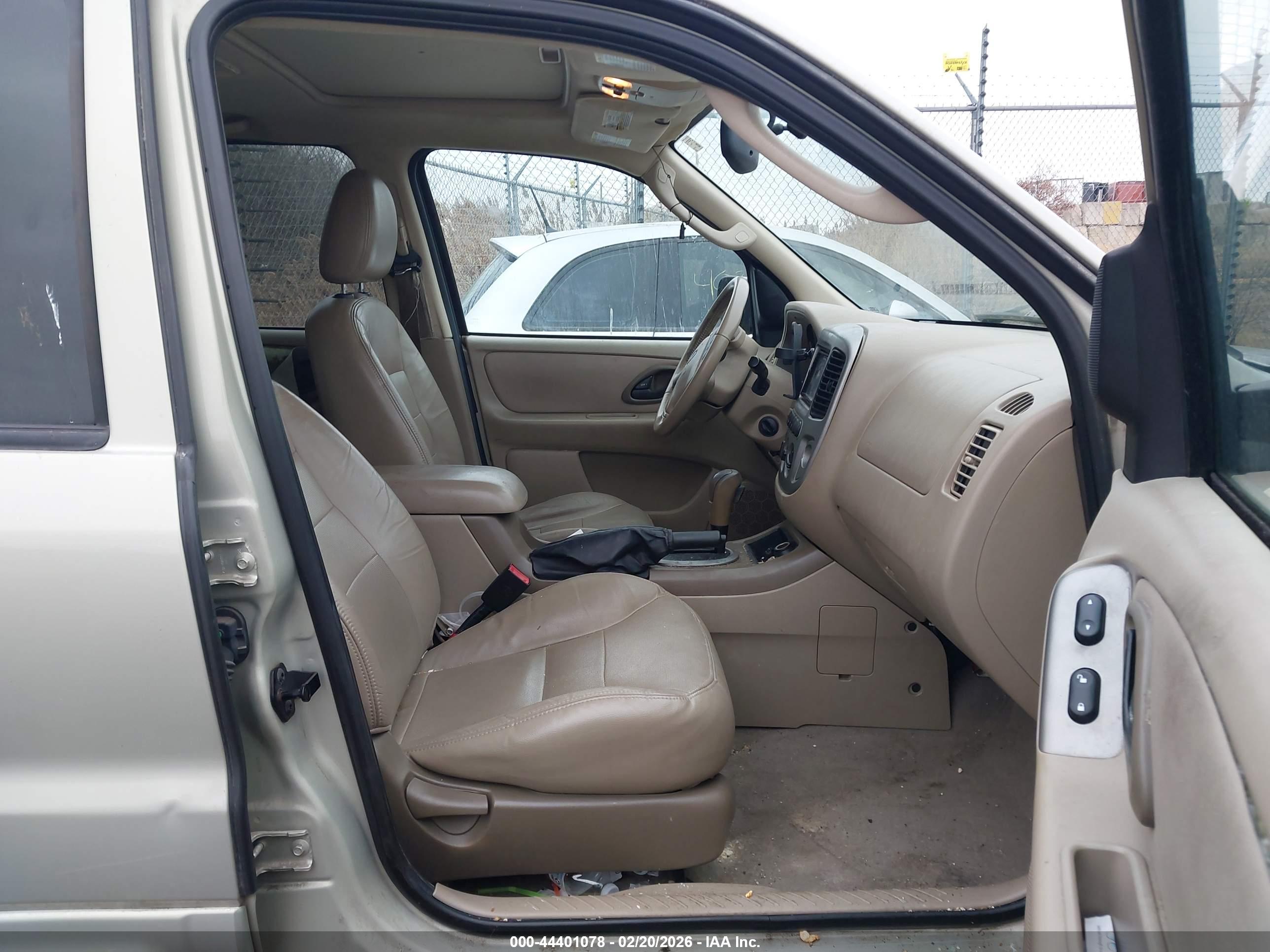 FORD ESCAPE image 5