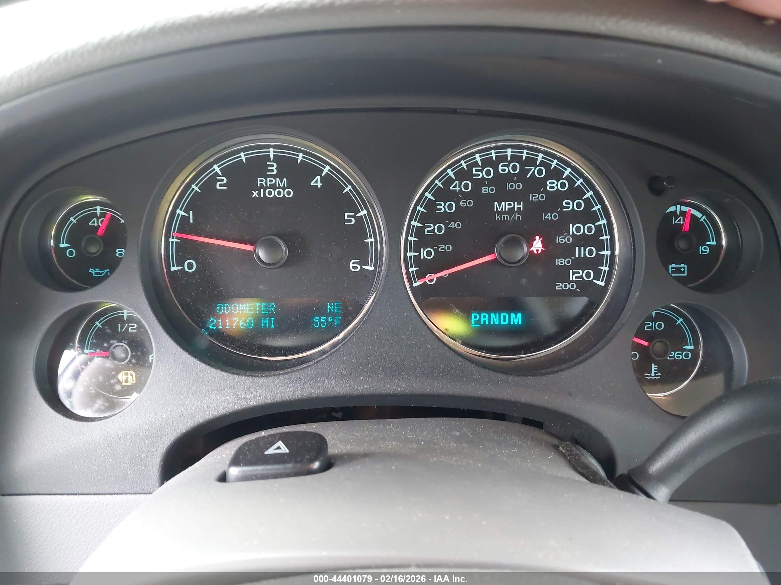 CHEVROLET SUBURBAN image 7