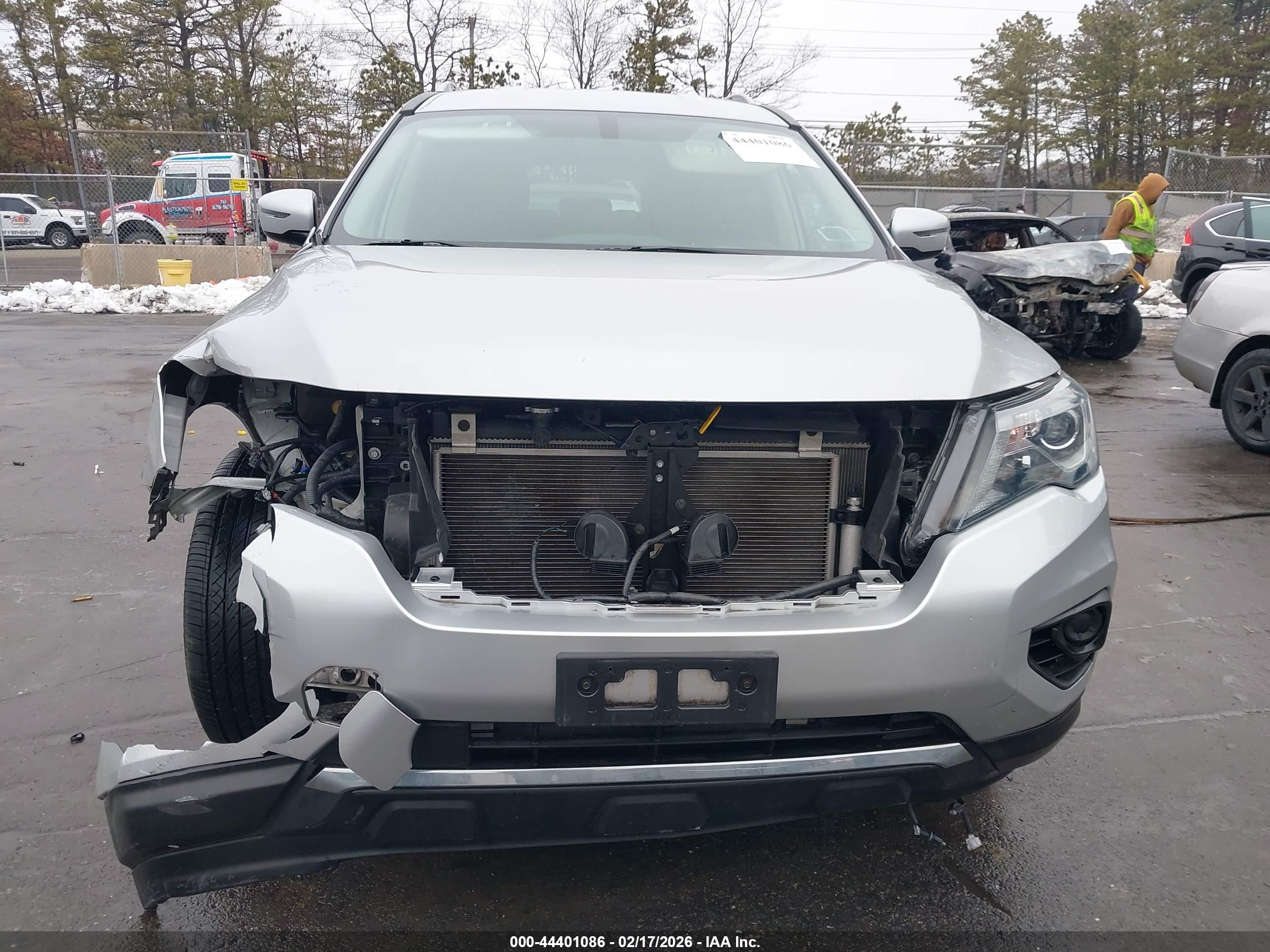NISSAN PATHFINDER image 6