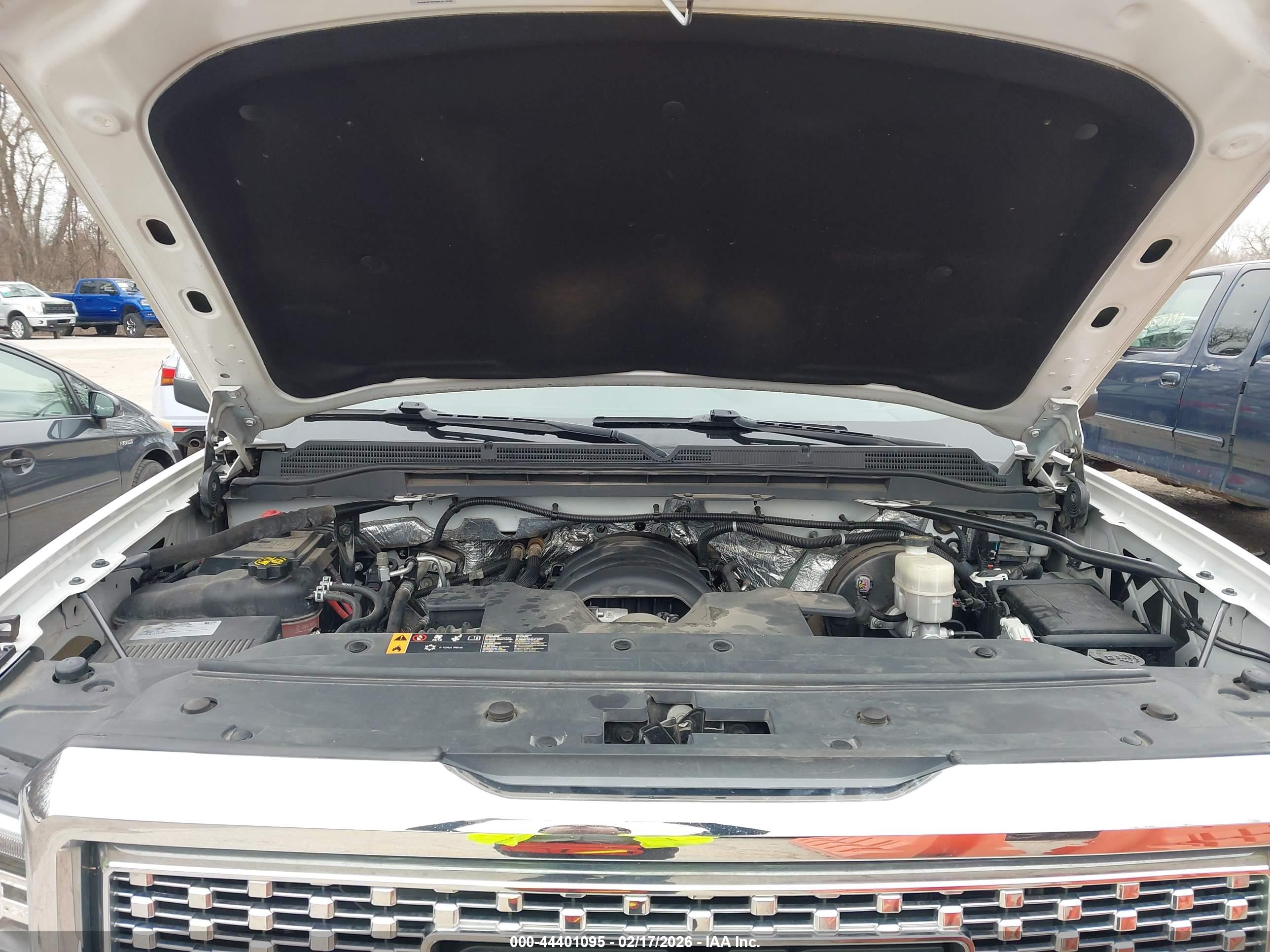 GMC SIERRA image 10
