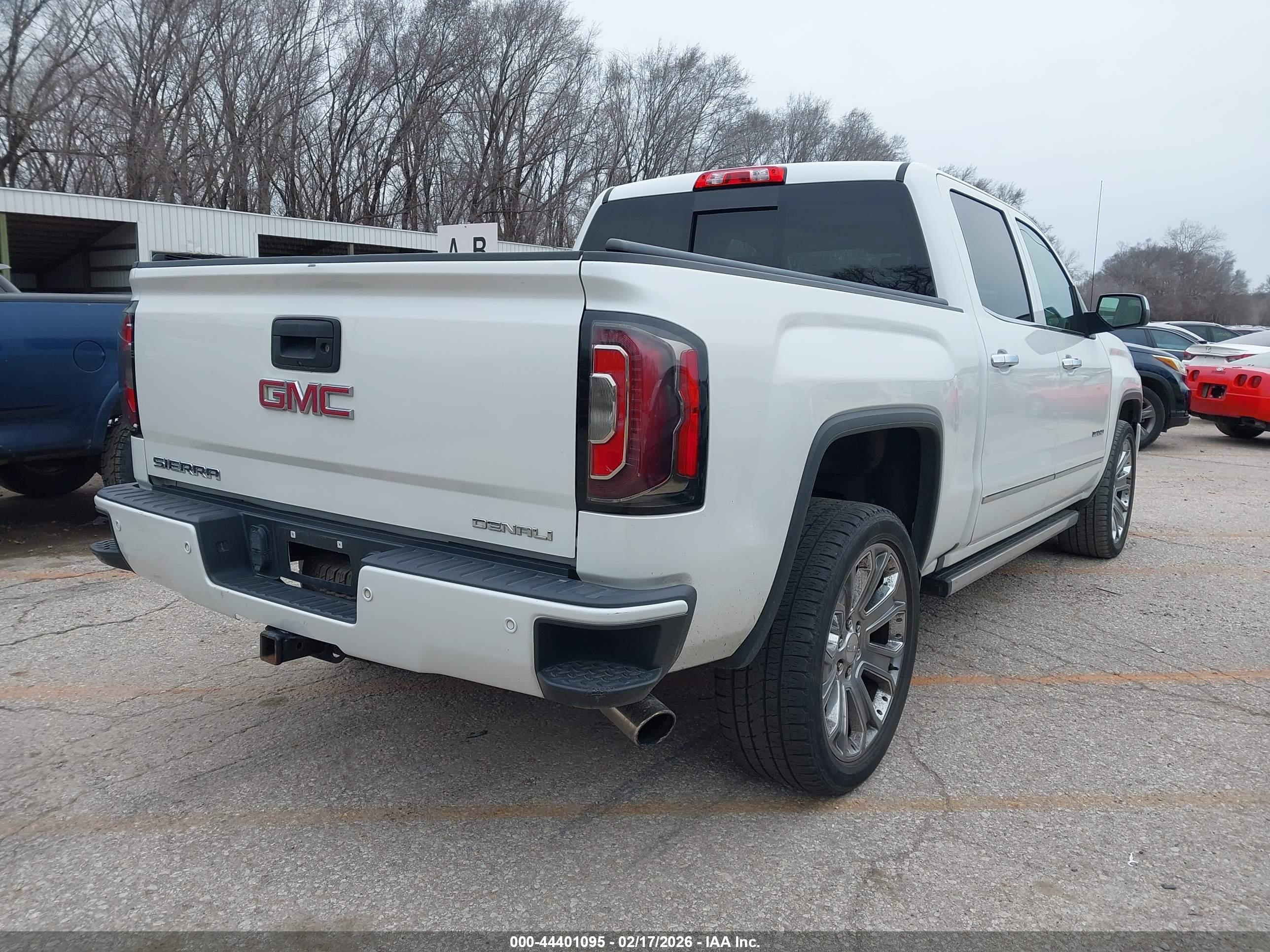 GMC SIERRA image 4