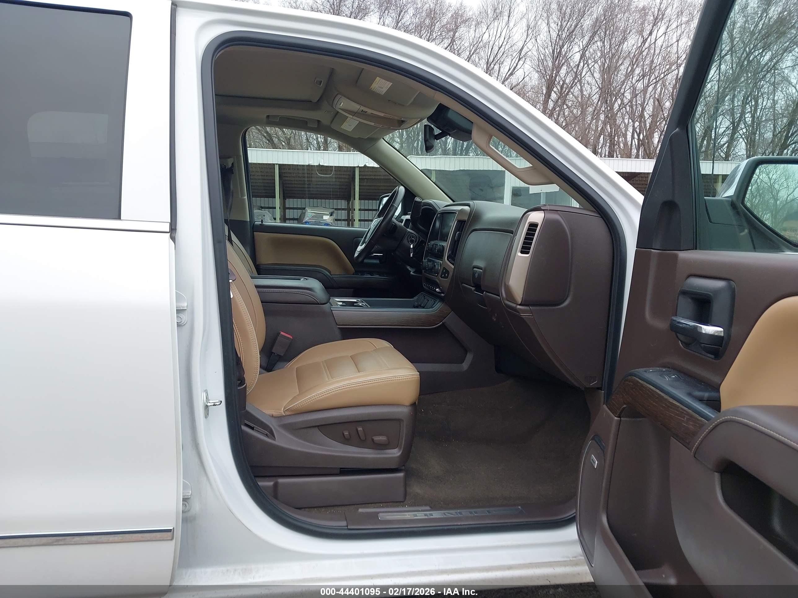 GMC SIERRA image 5