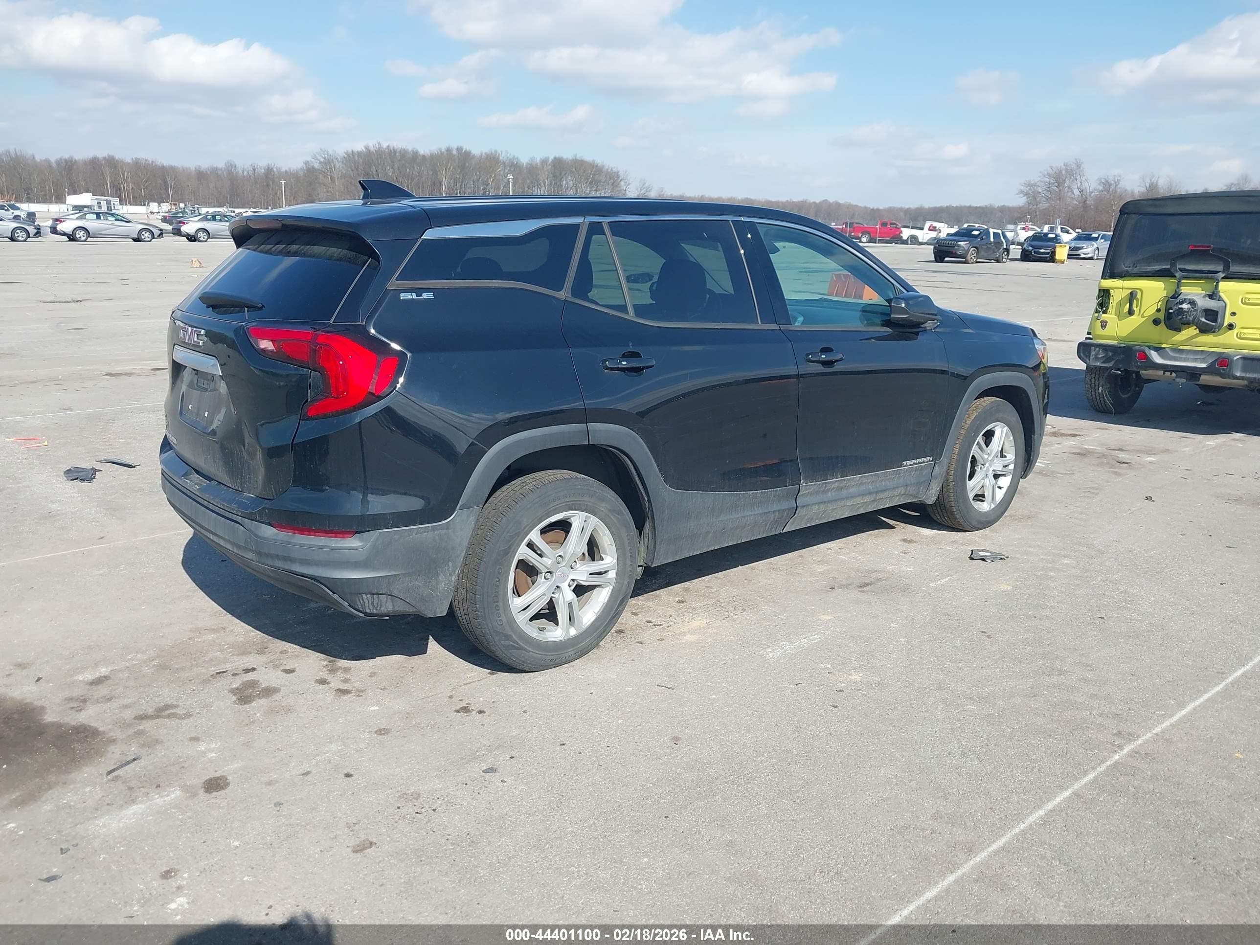 GMC TERRAIN image 4