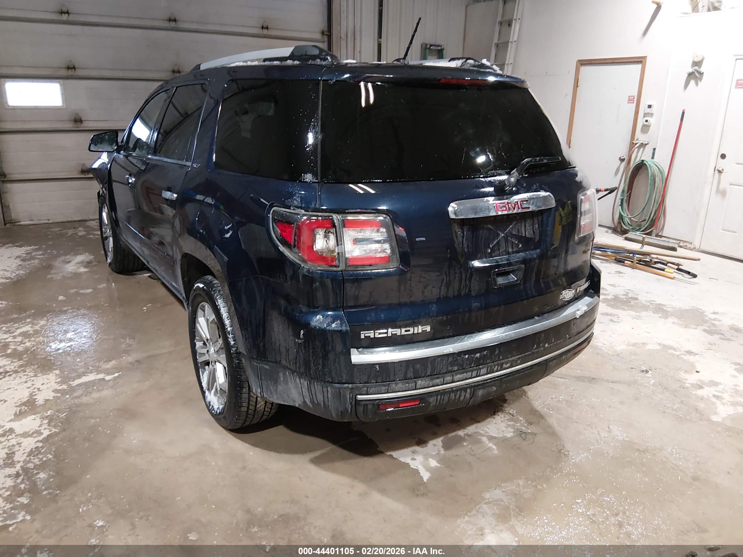 GMC ACADIA image 3