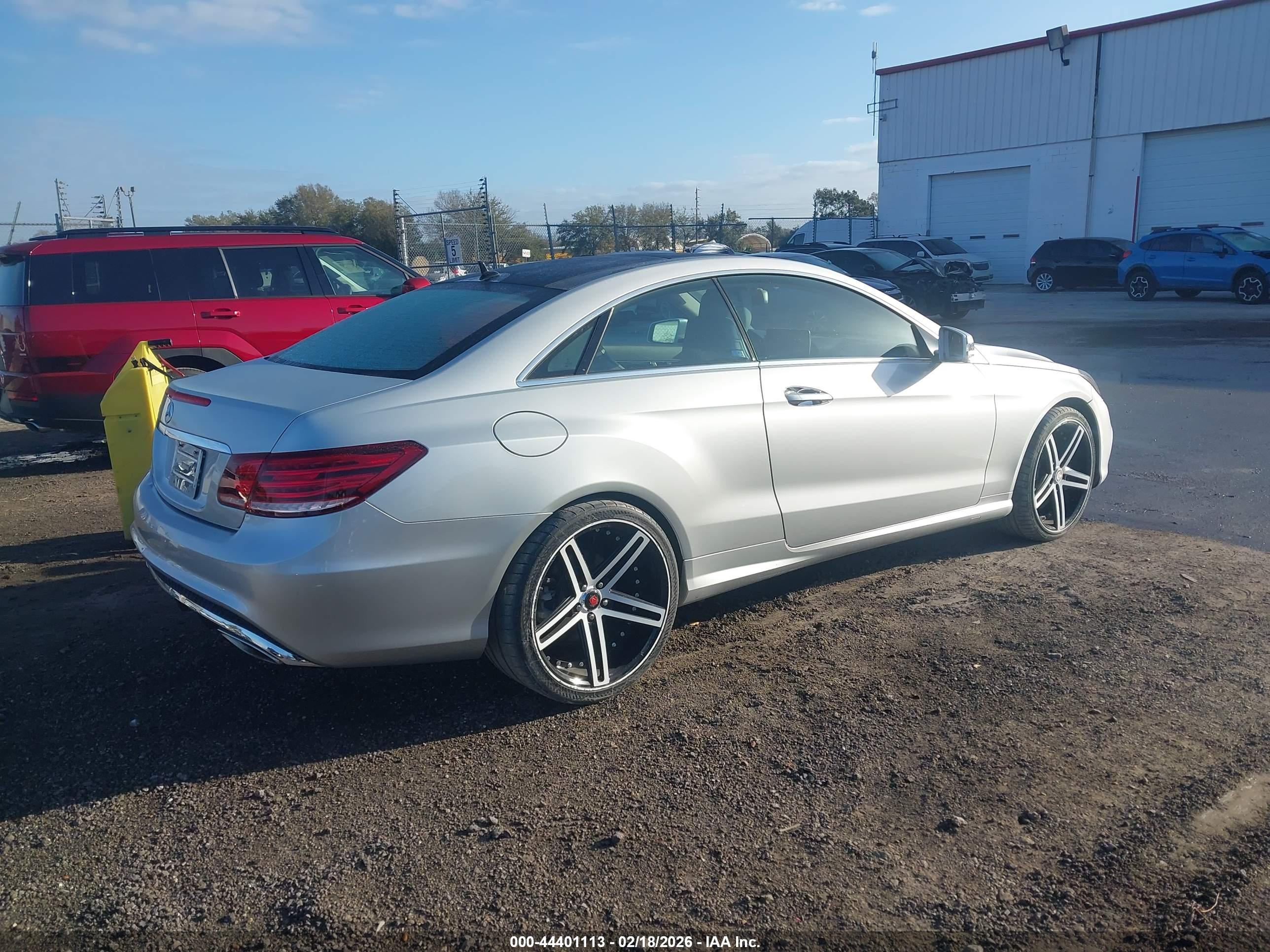 MERCEDES-BENZ E image 4