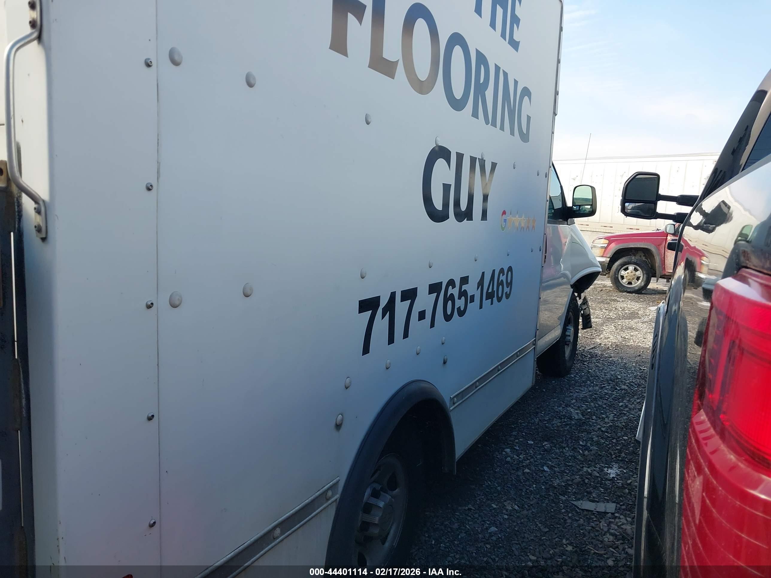 CHEVROLET EXPRESS image 4