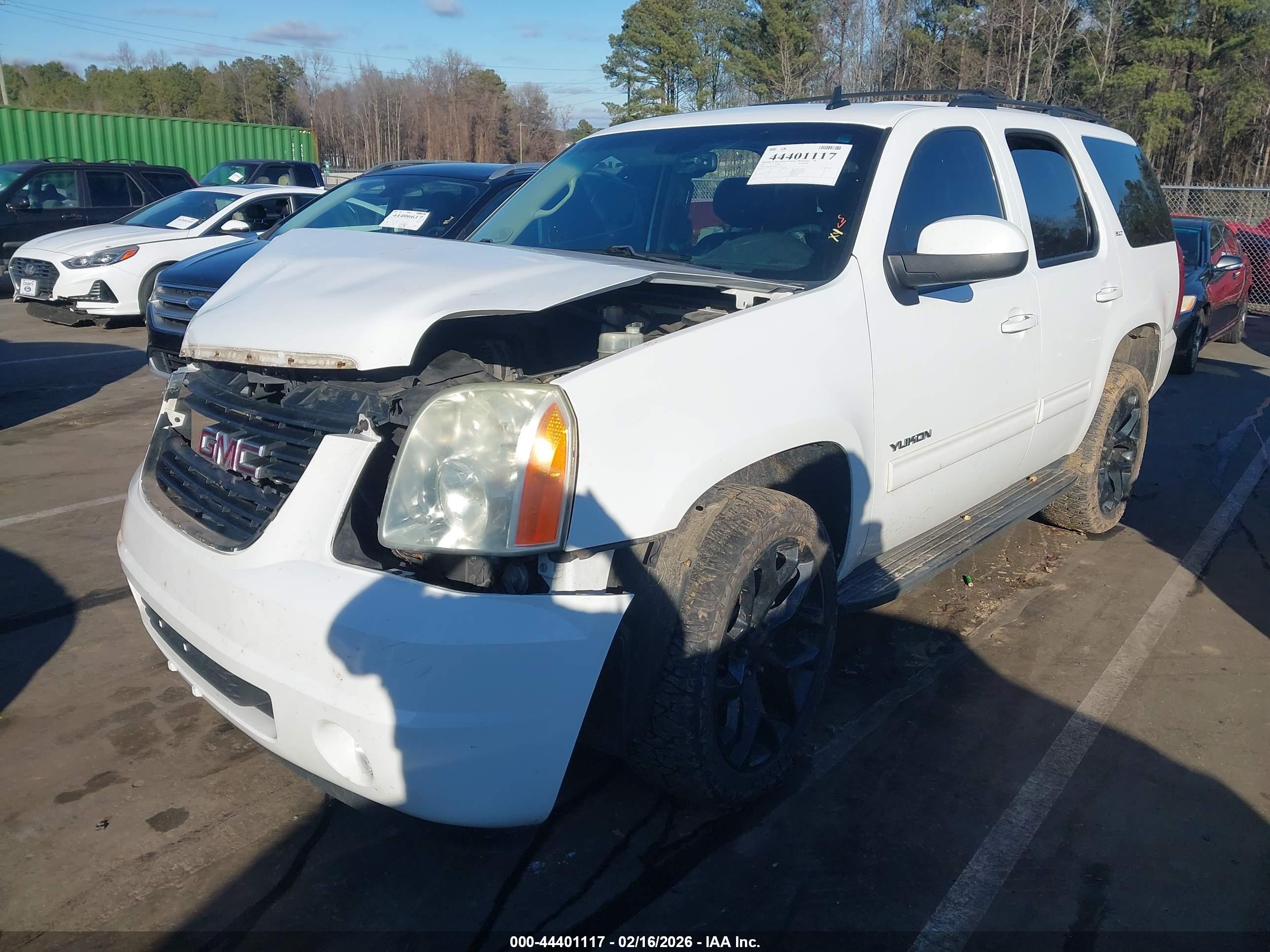 GMC YUKON image 2
