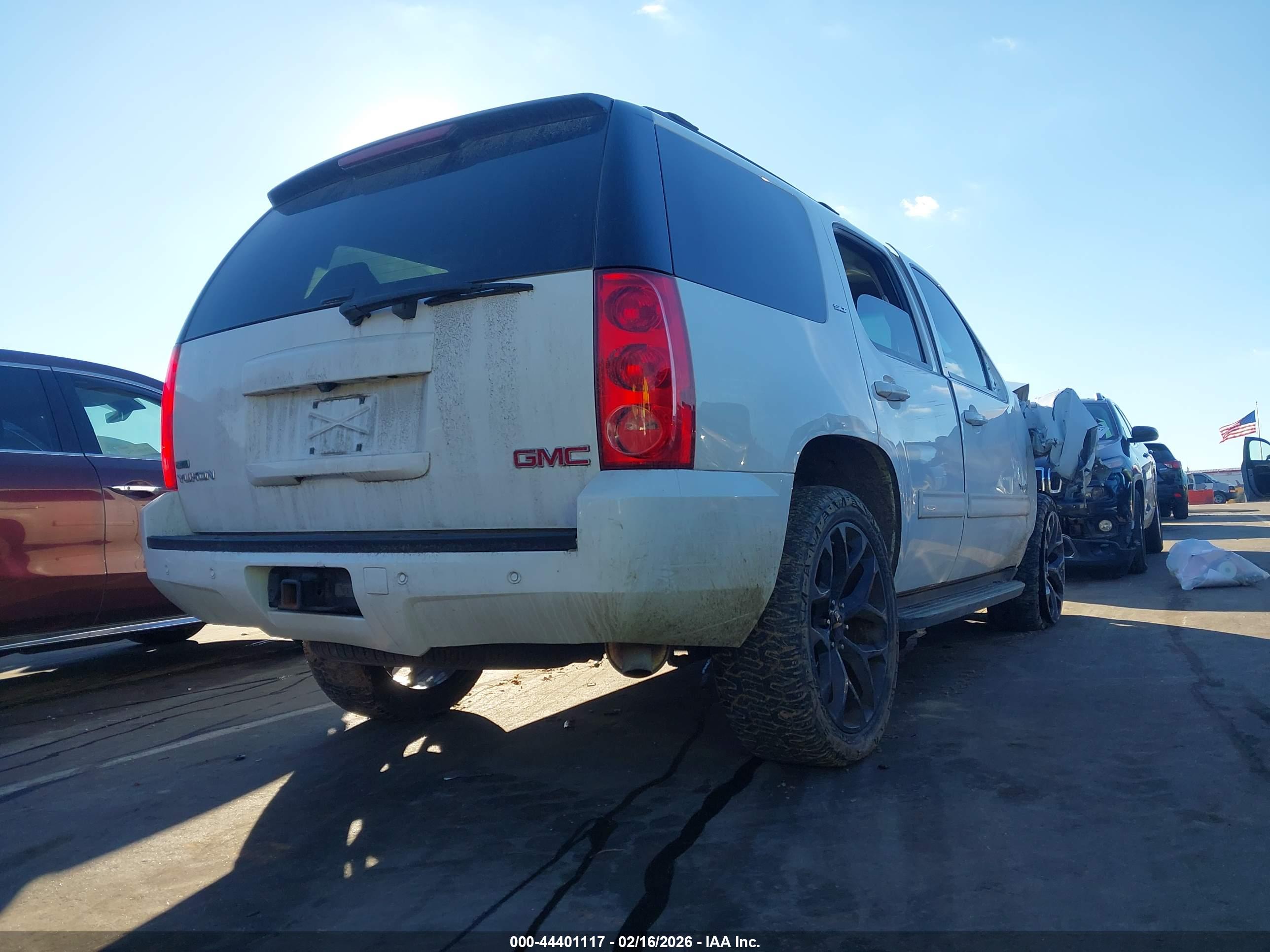 GMC YUKON image 4