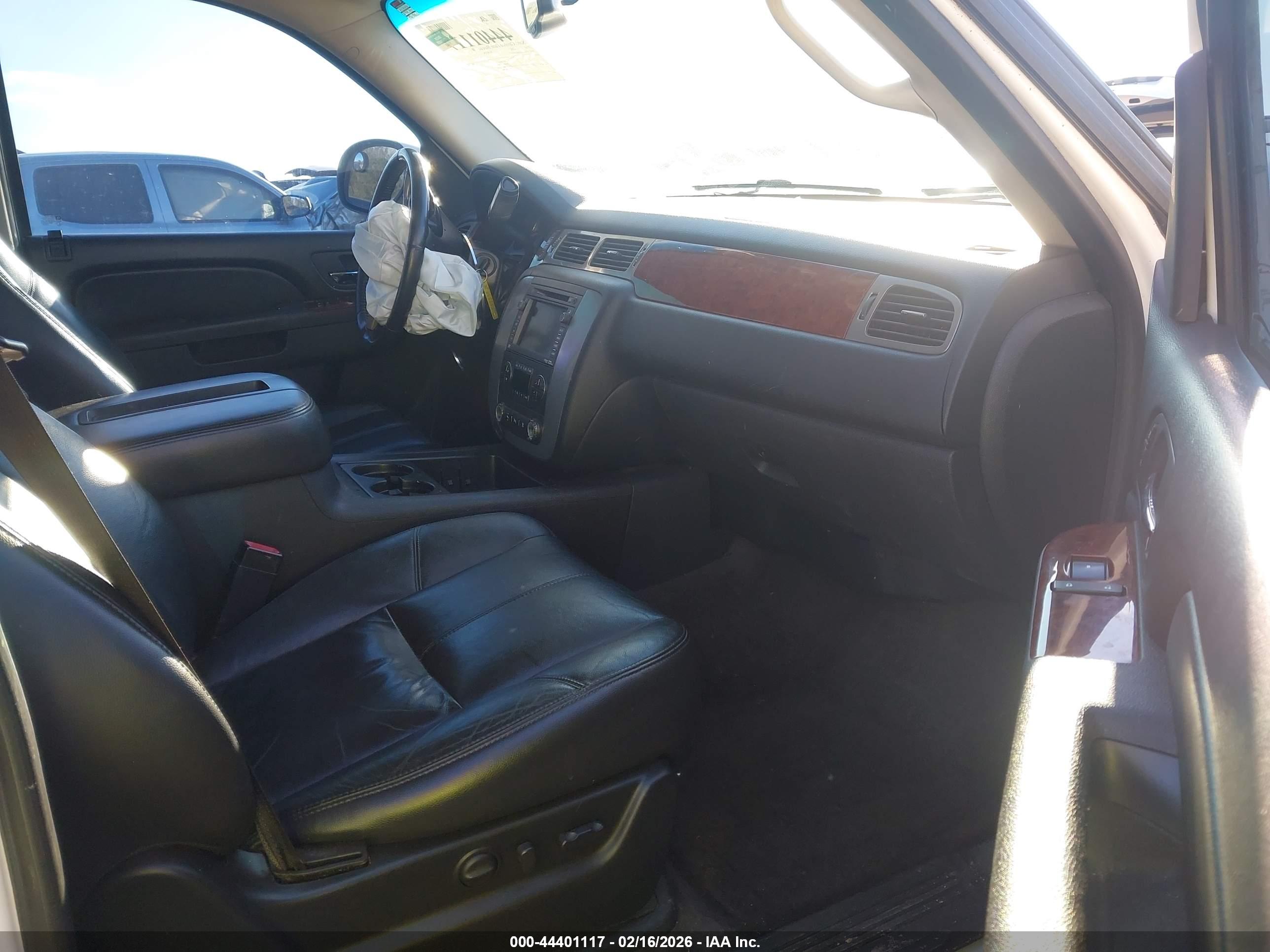 GMC YUKON image 5