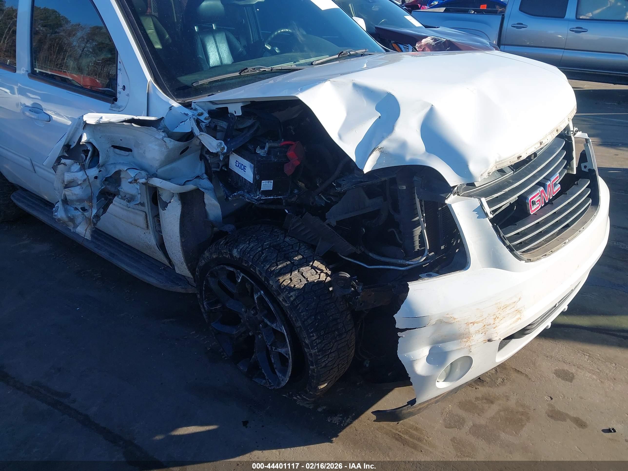 GMC YUKON image 6