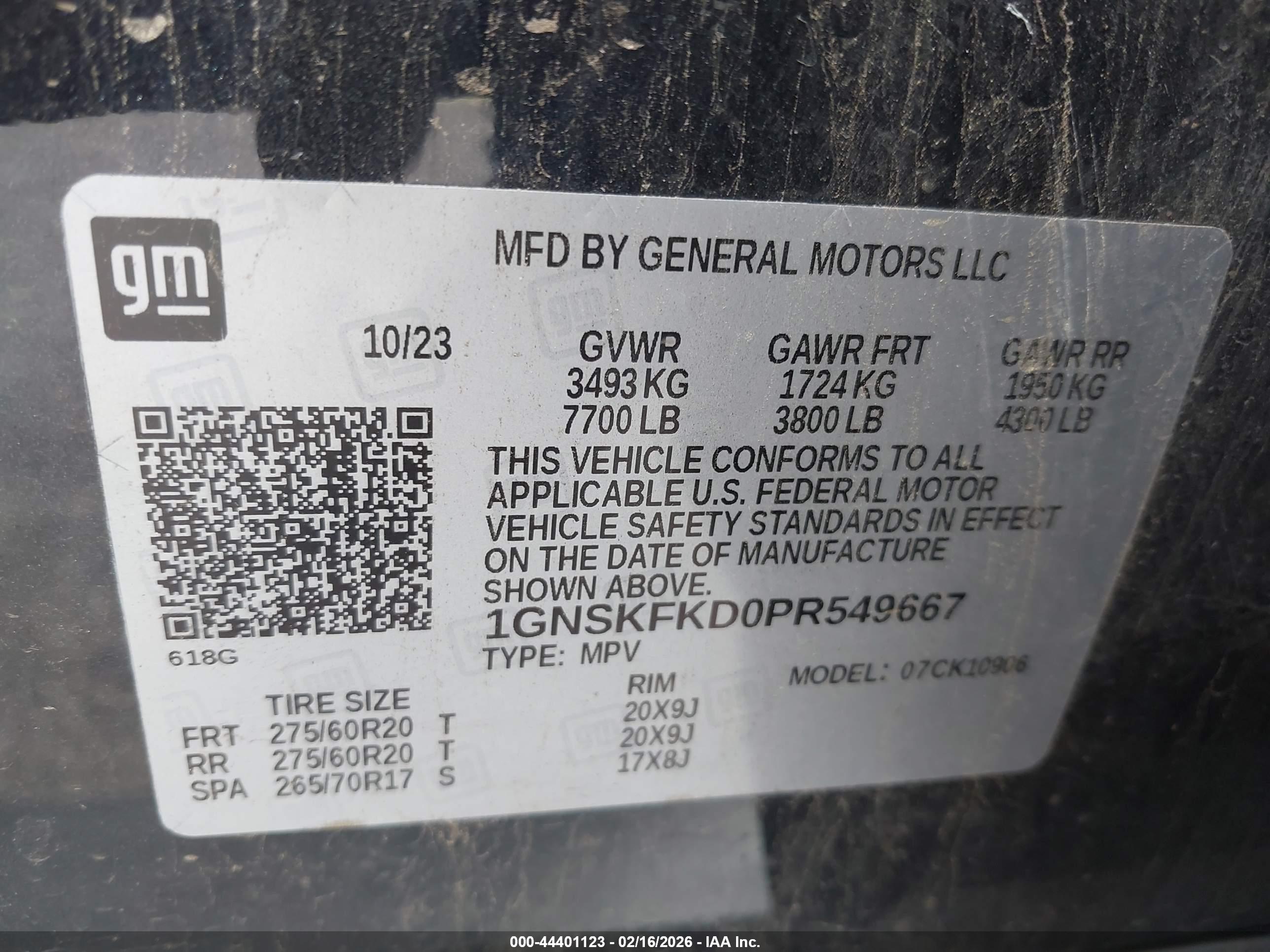 CHEVROLET SUBURBAN image 9