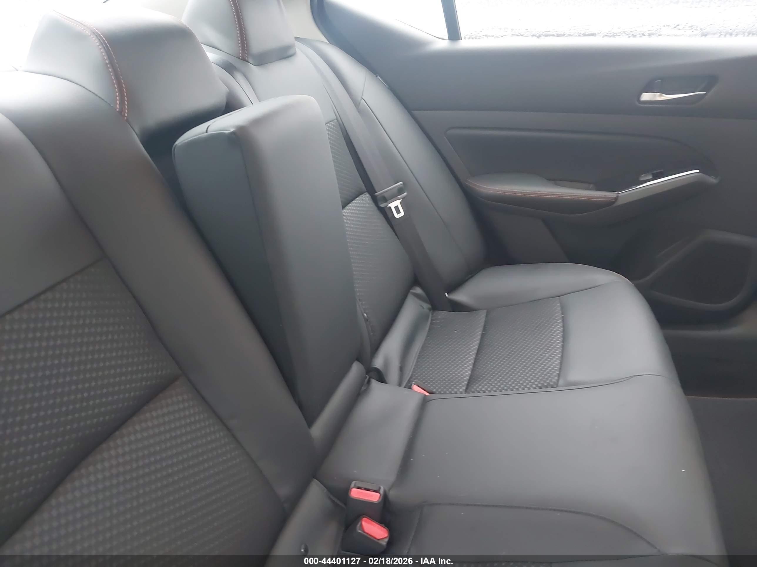 NISSAN ALTIMA image 8