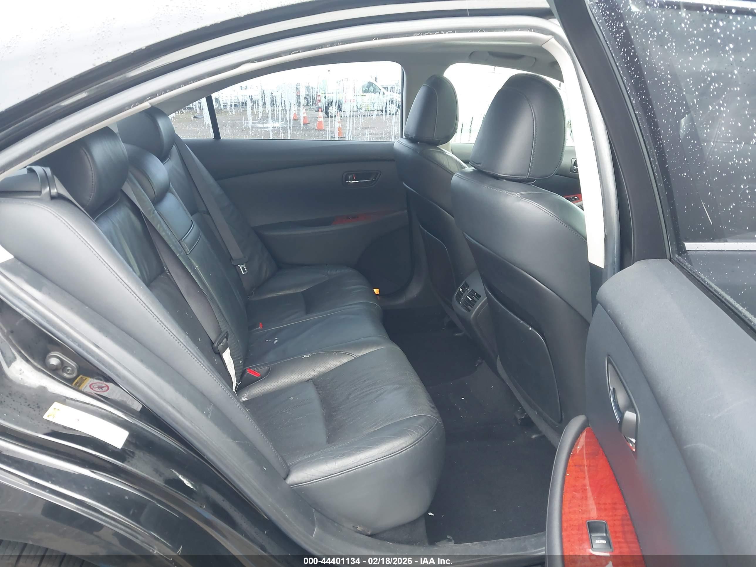 LEXUS ES image 8