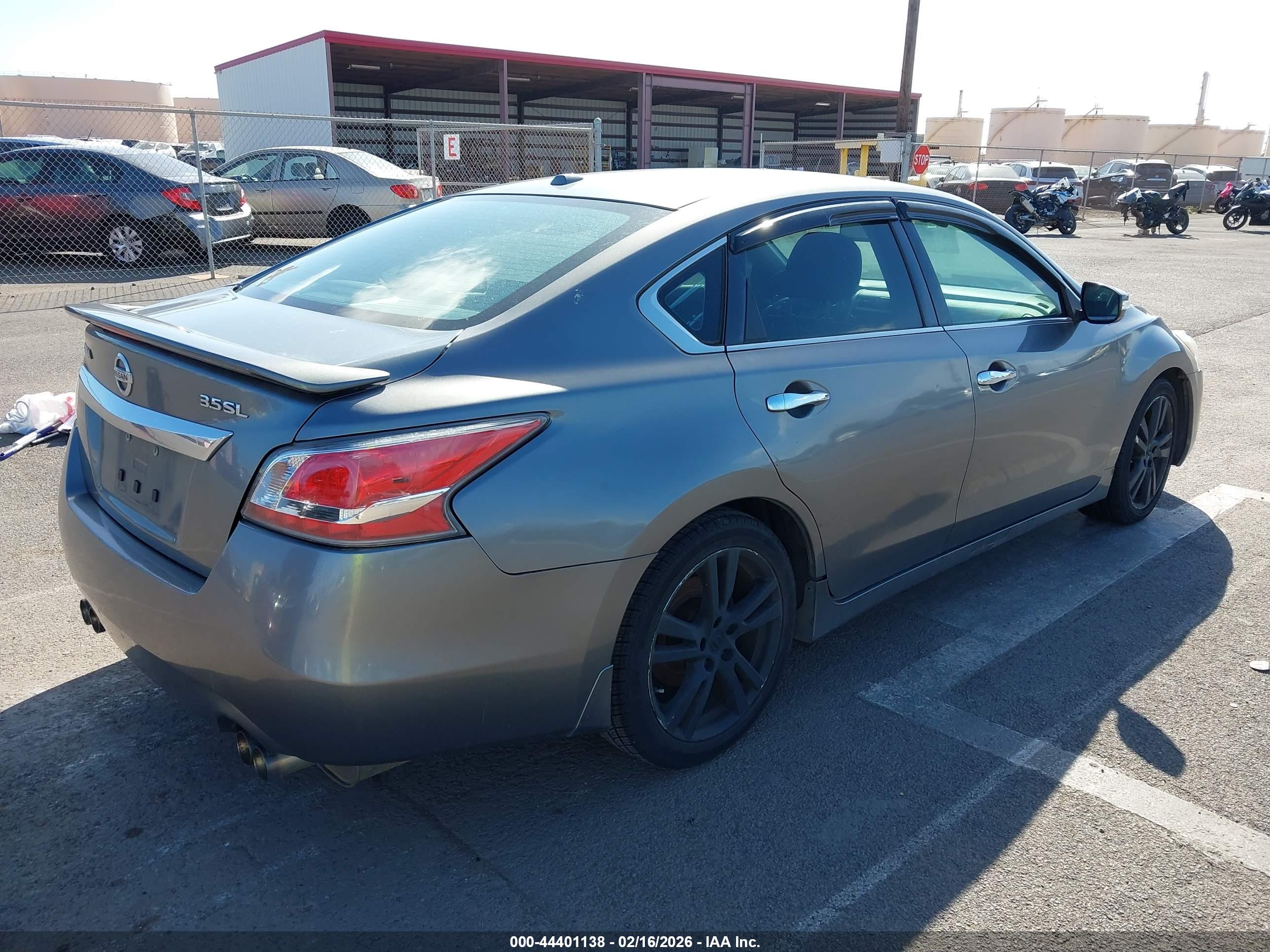 NISSAN ALTIMA image 4