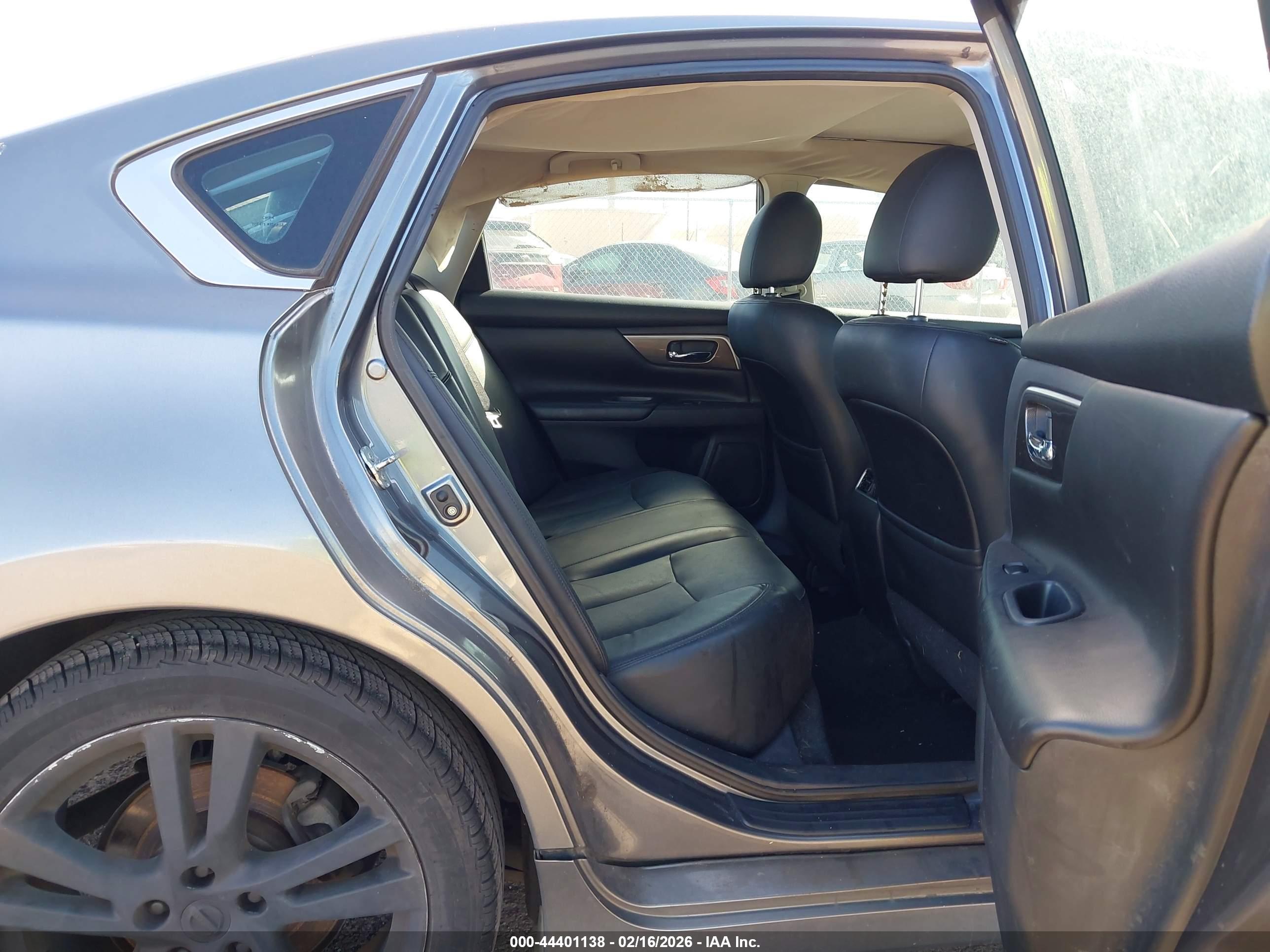 NISSAN ALTIMA image 8