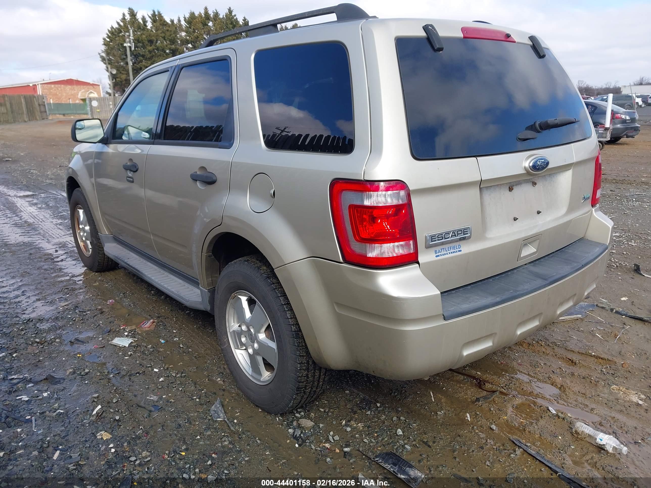 FORD ESCAPE image 3