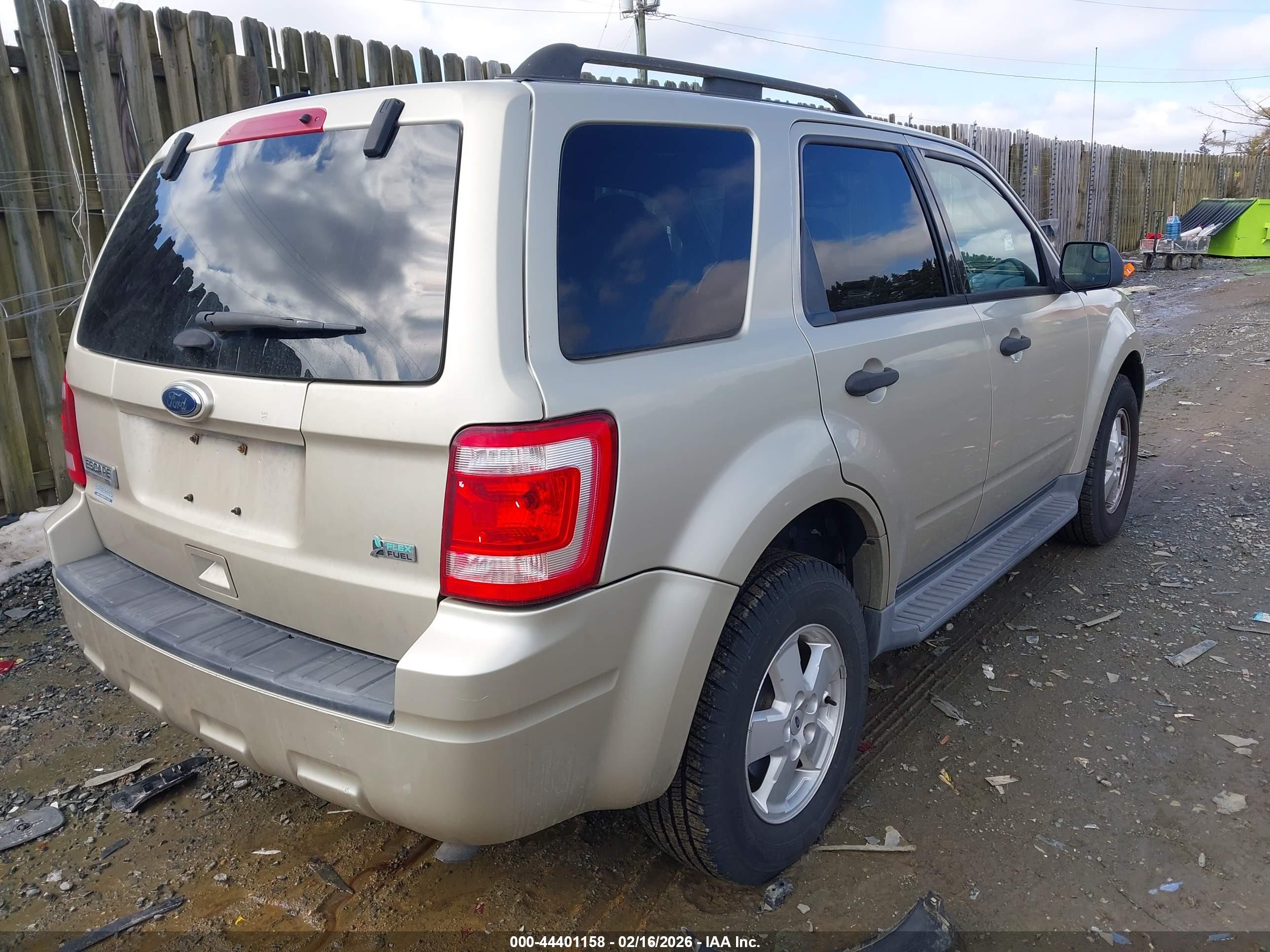 FORD ESCAPE image 4