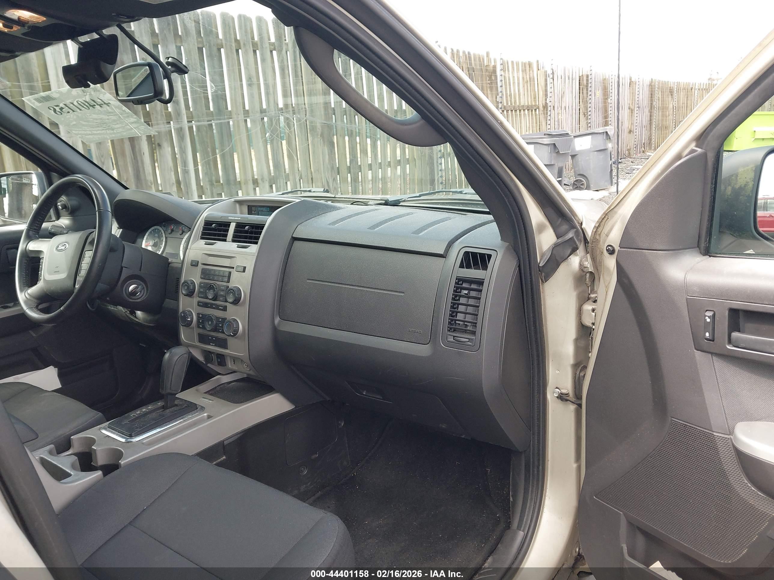 FORD ESCAPE image 5
