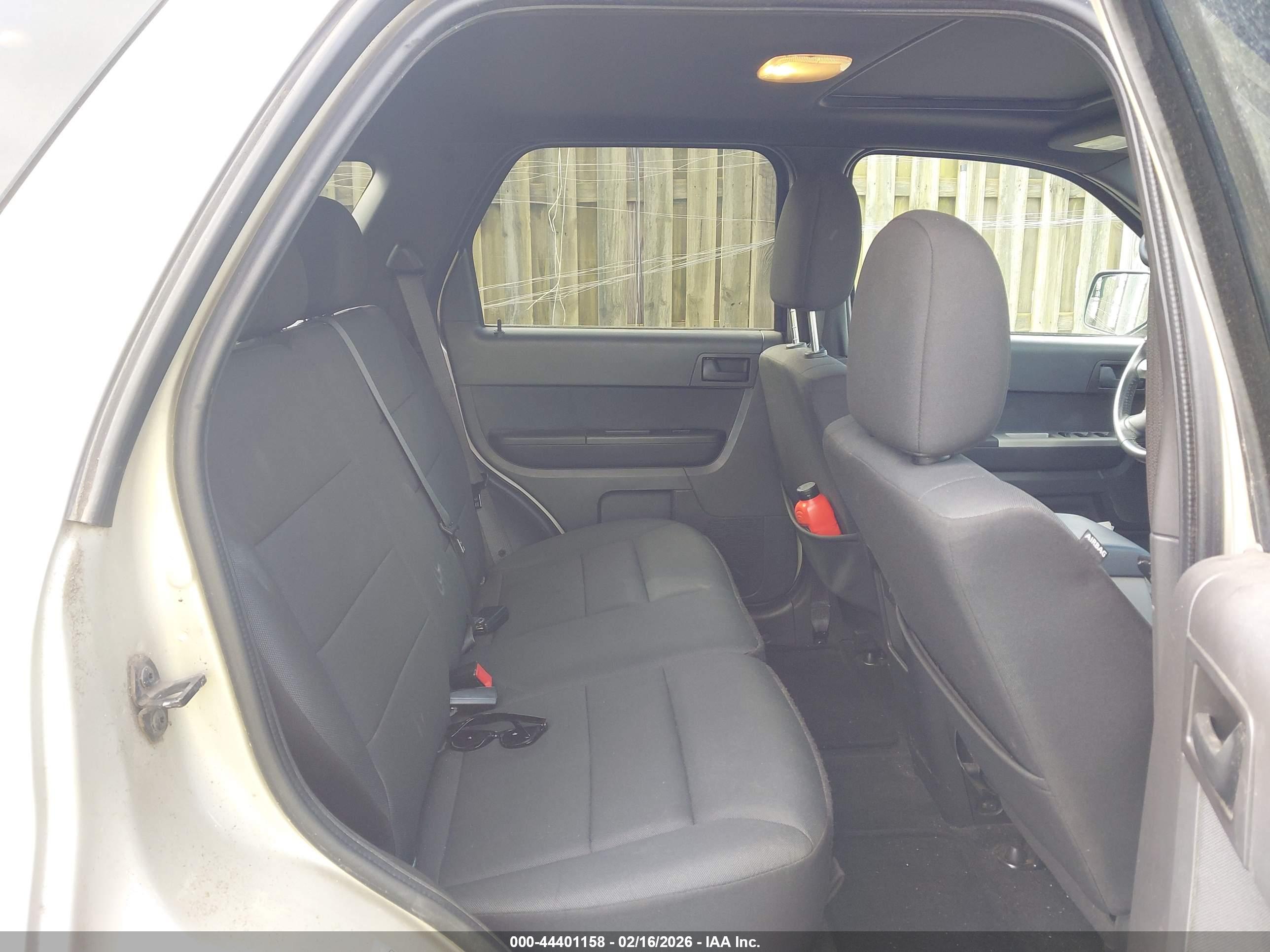 FORD ESCAPE image 8