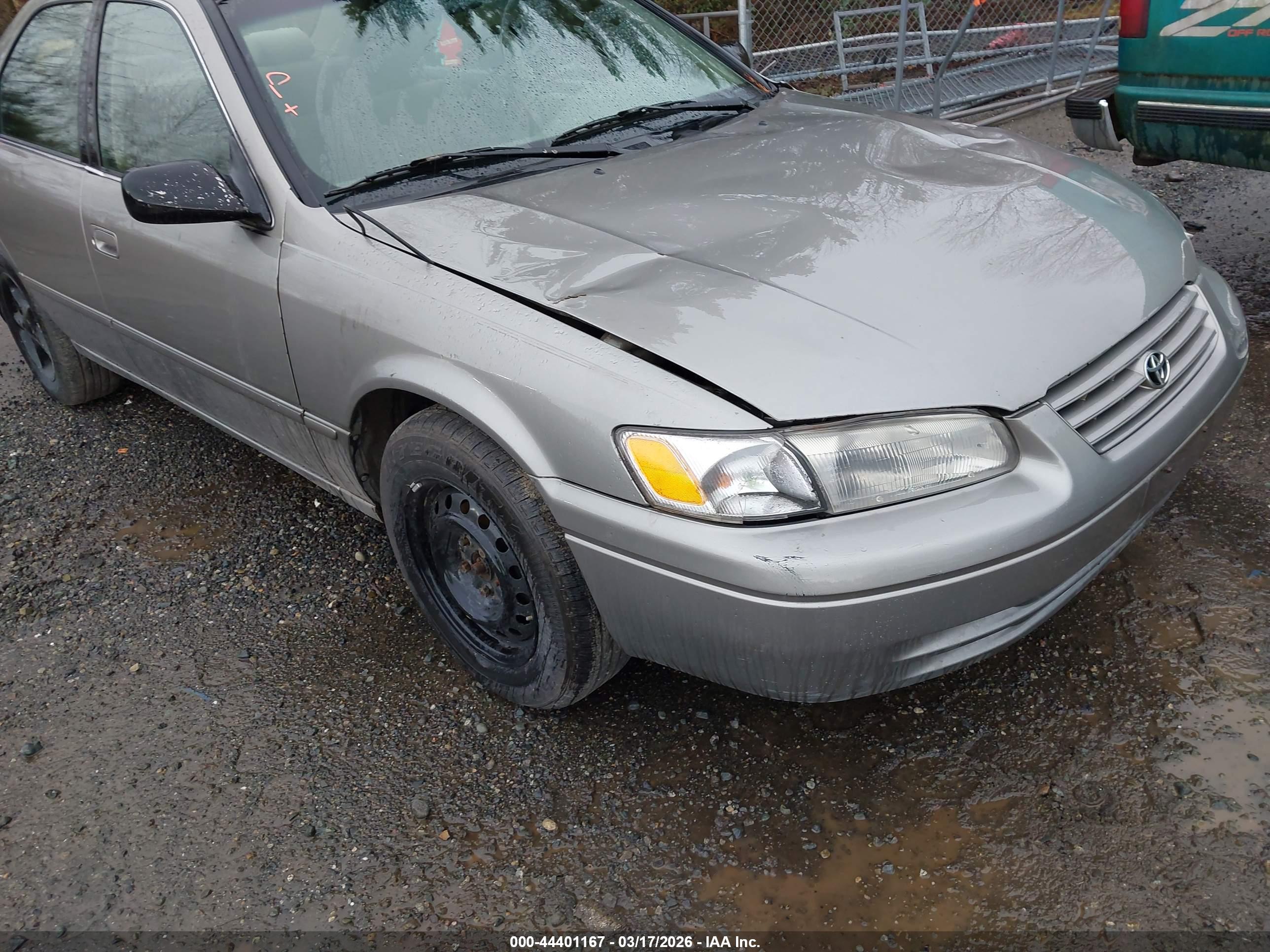TOYOTA CAMRY image 6