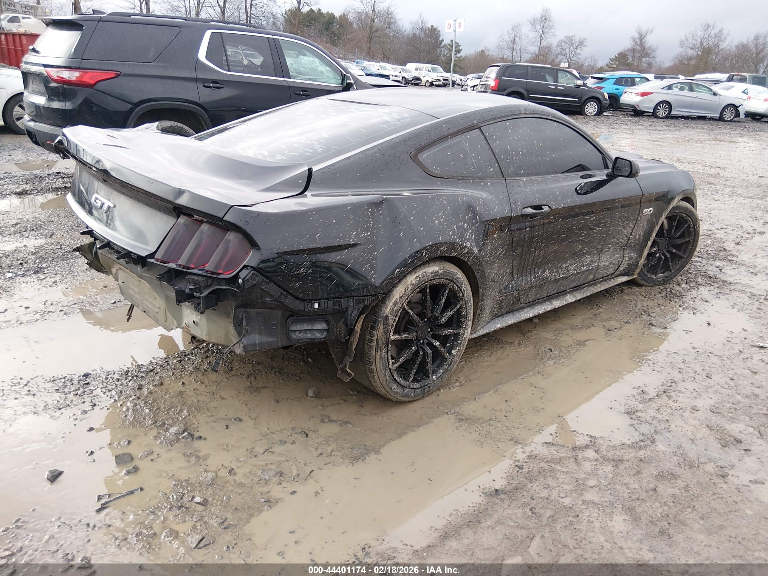FORD MUSTANG image 4