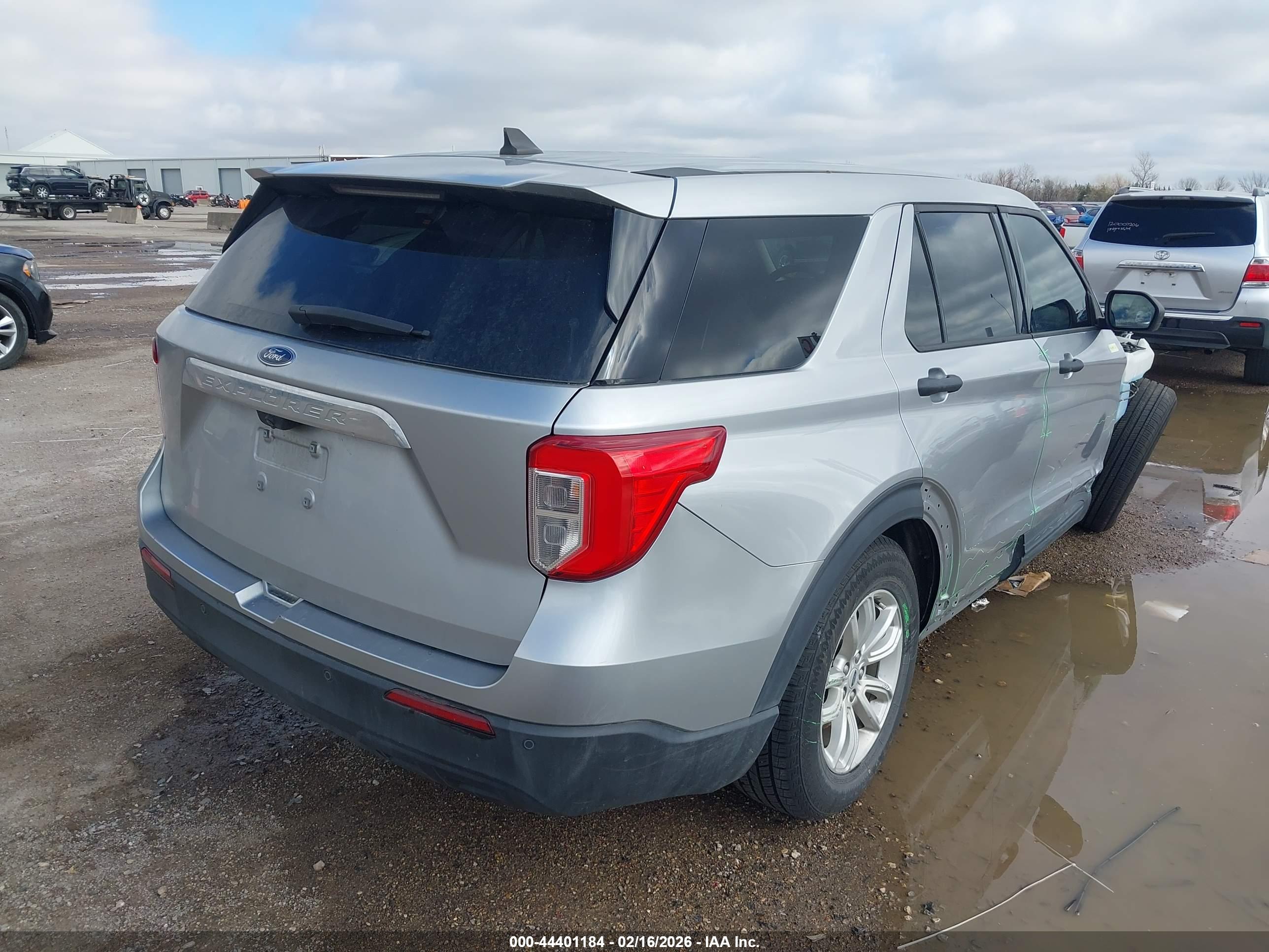 FORD EXPLORER image 4