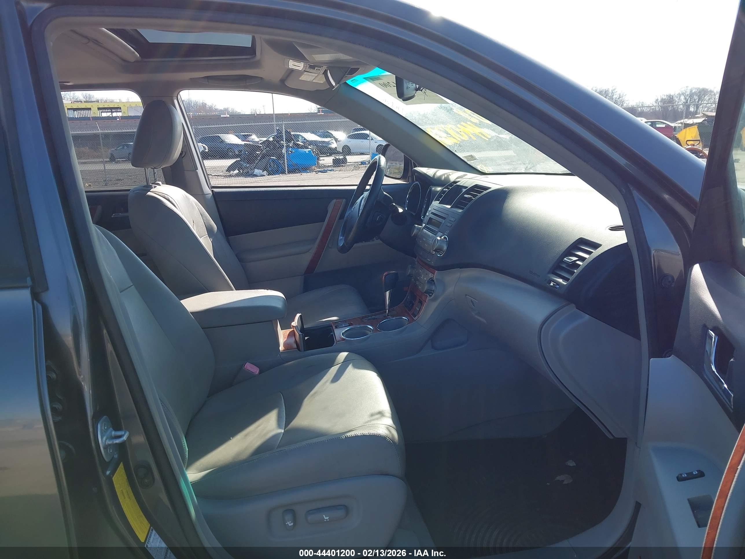 TOYOTA HIGHLANDER image 5